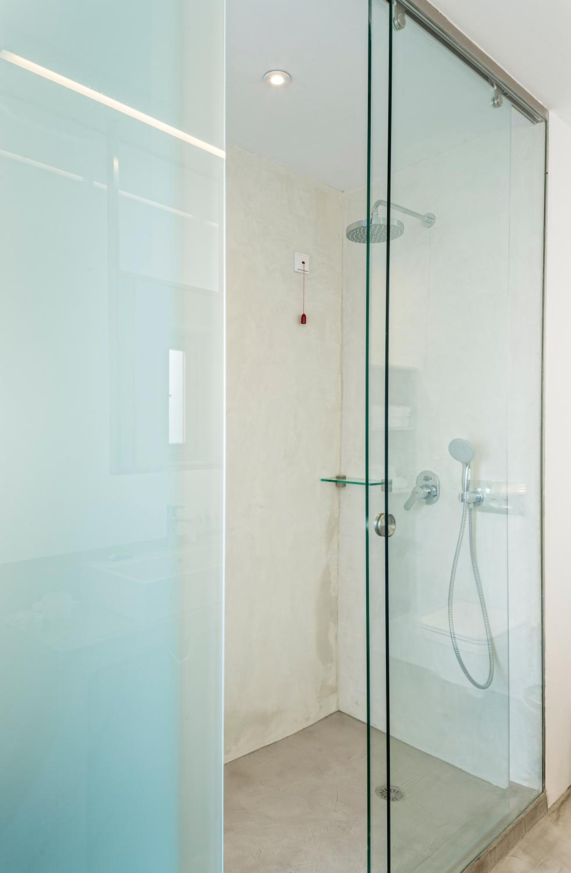 Junior Suite with Private Heated Plunge Pool and Caldera View - Photo 10