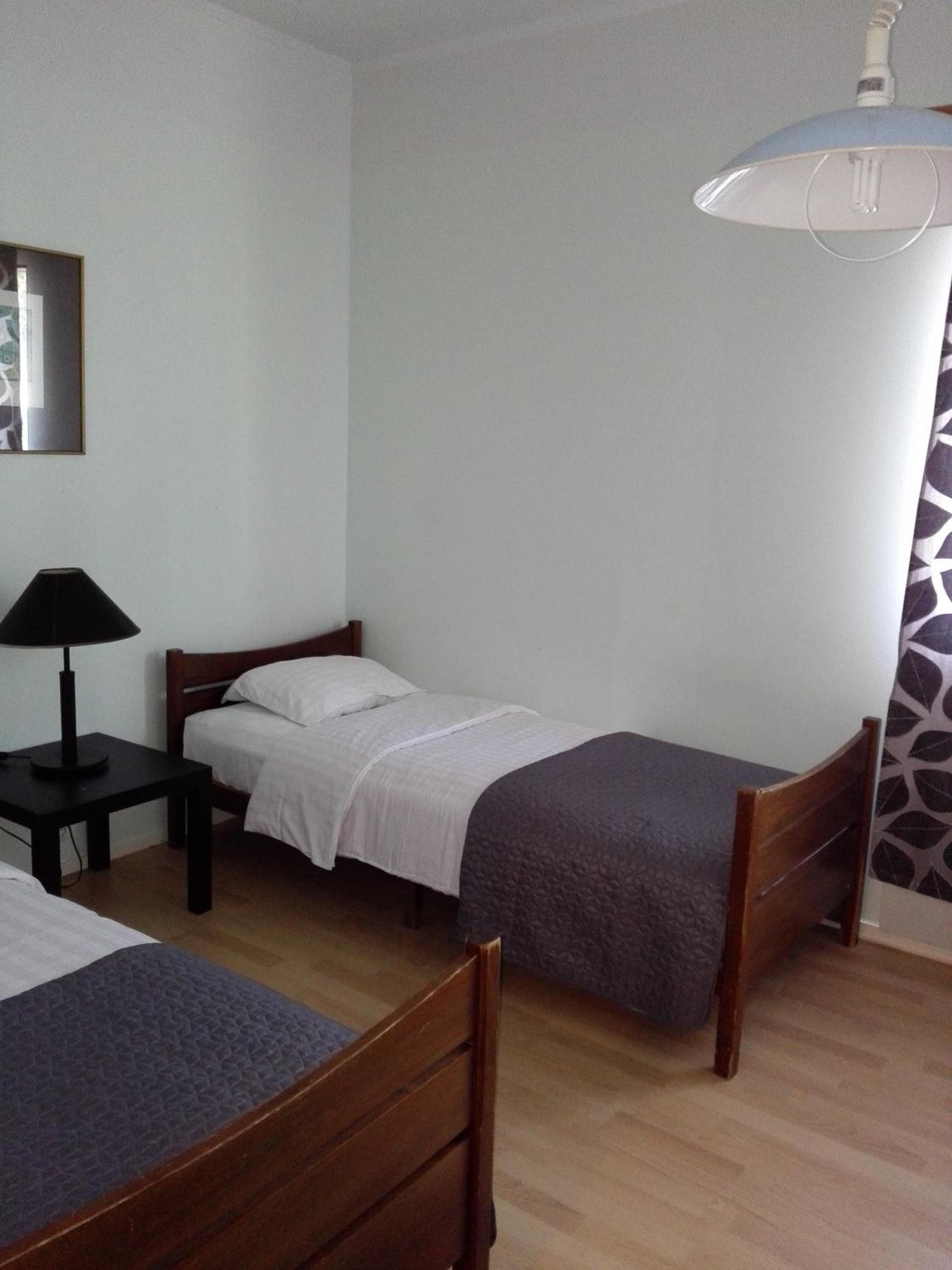 Twin Room with Bathroom - Photo 1
