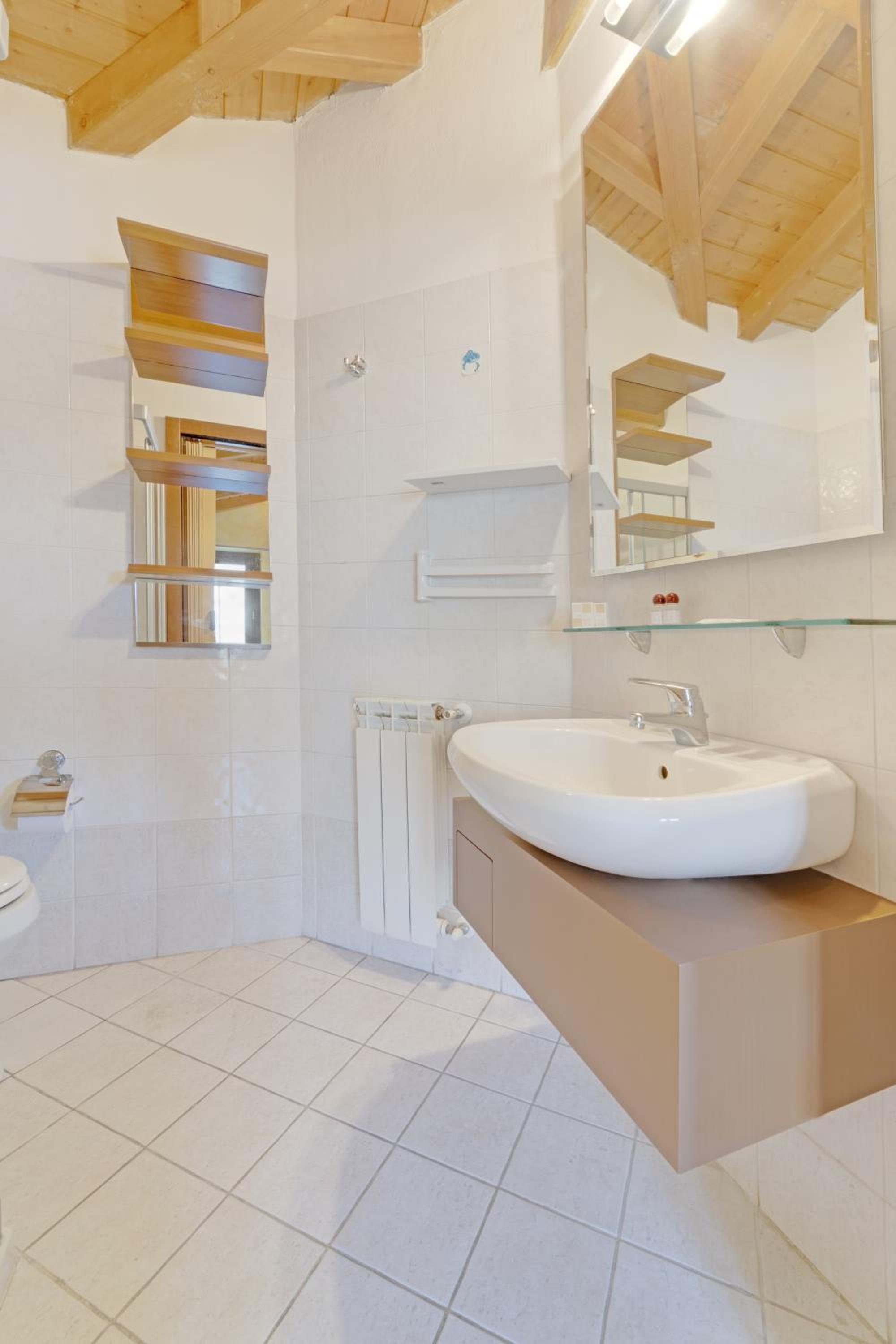 Comfort Double Room with Lake View photo 3