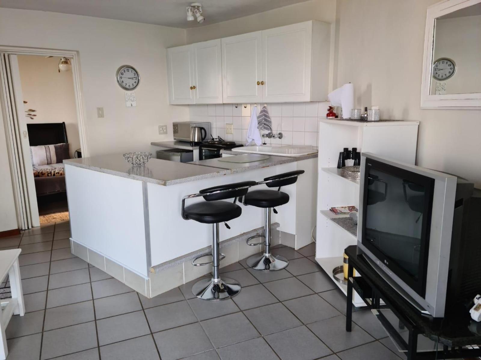 Basic Apartment photo 2