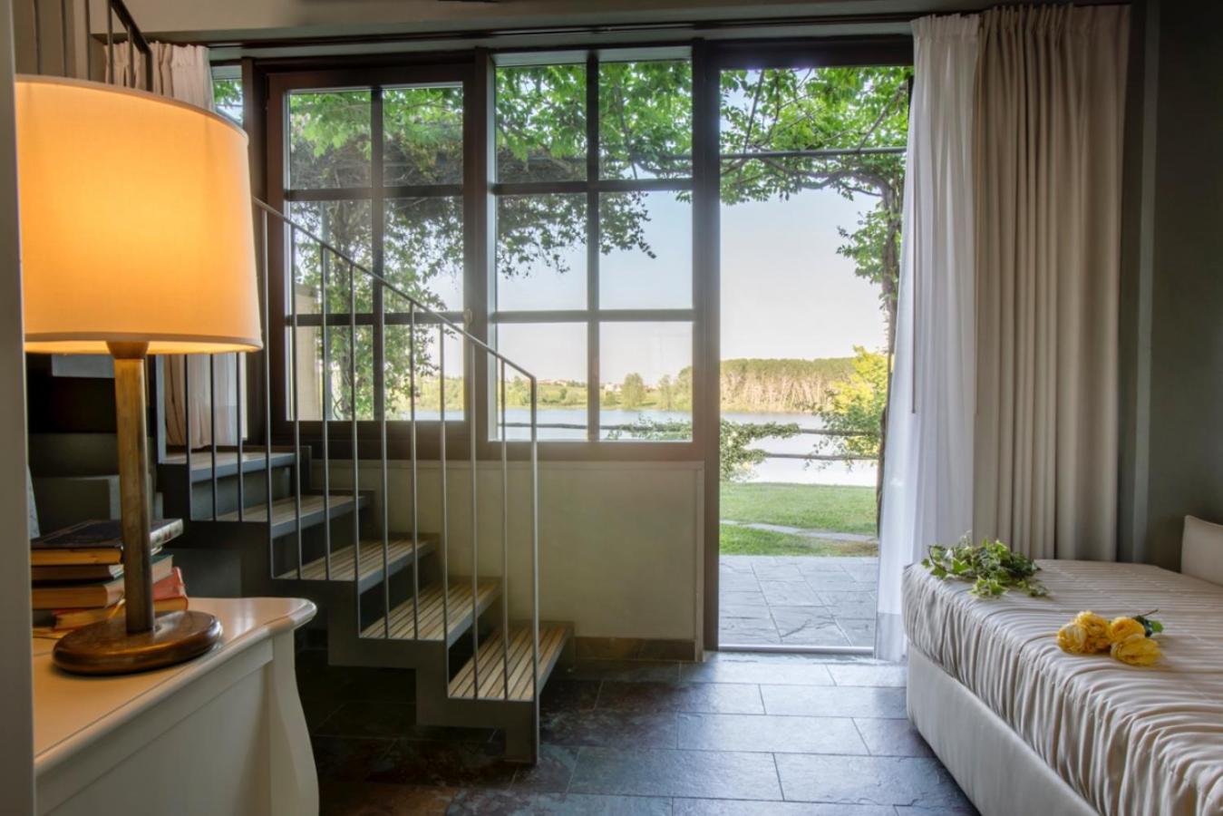 Suite with Lake View photo 2