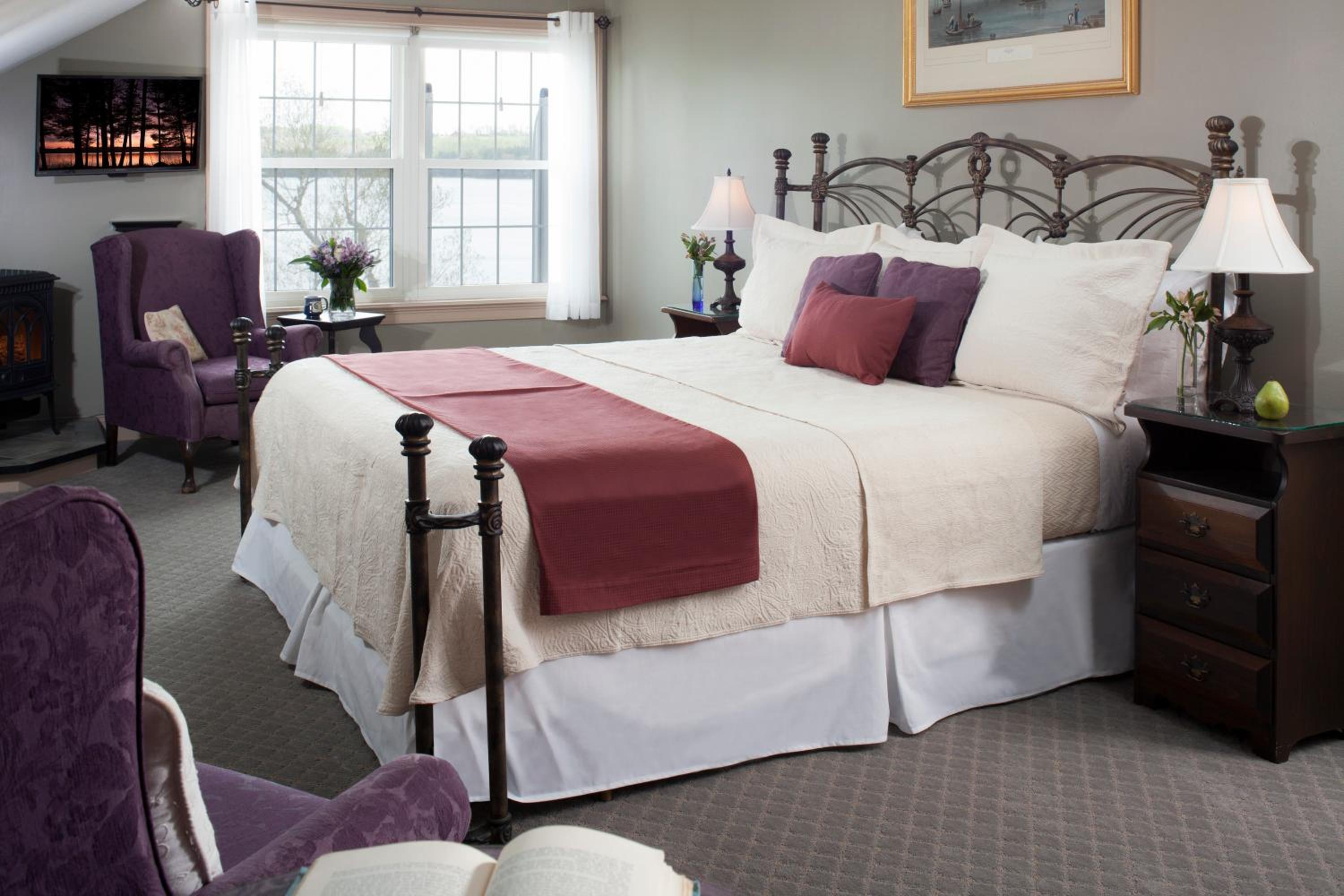 King Suite - Cadillac Mountain Suite photo 1