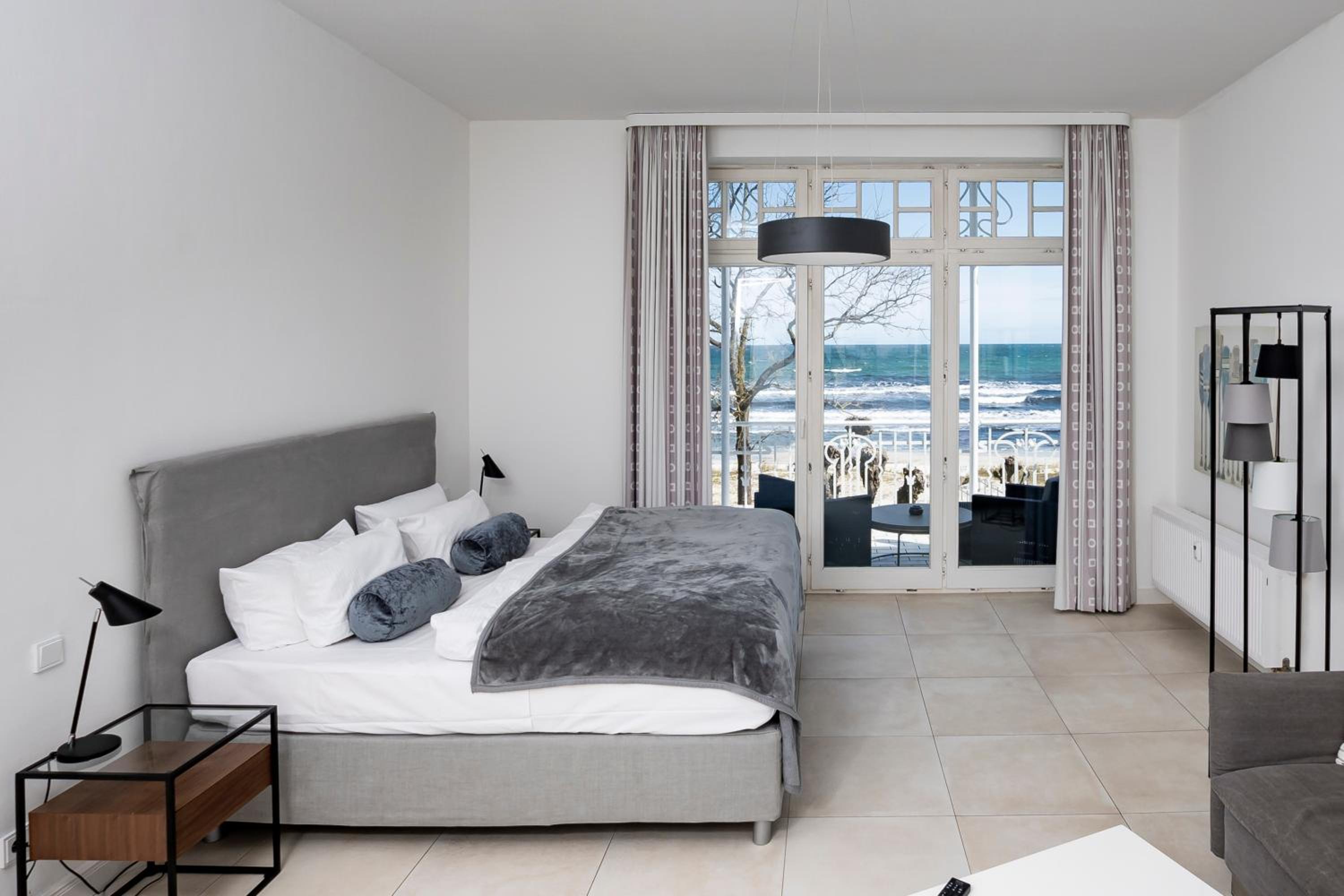 Apartment 9 photo 1