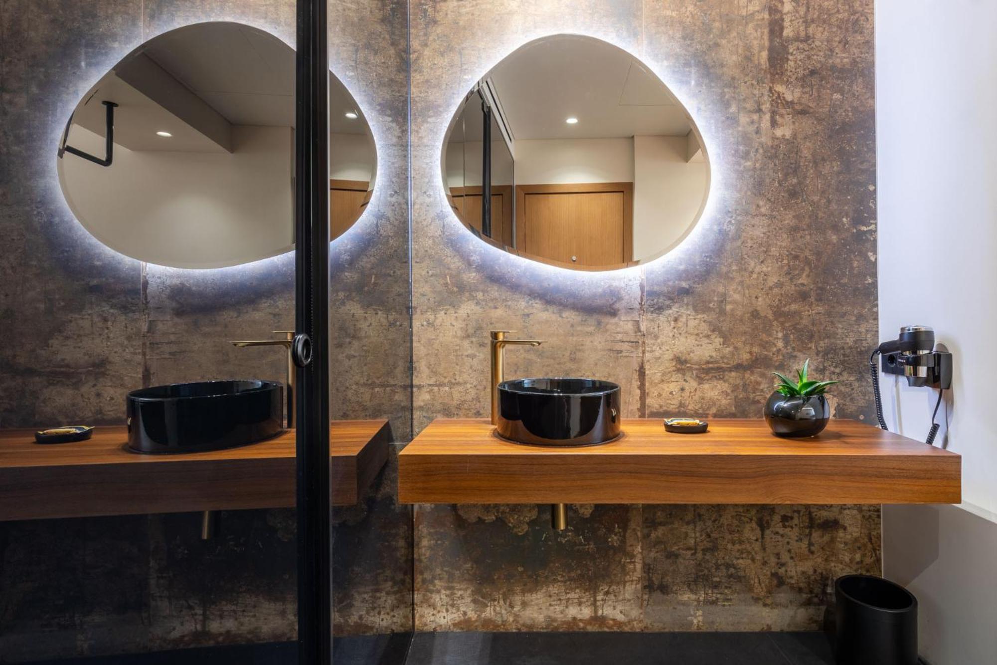 Double or Twin Room - Photo 13
