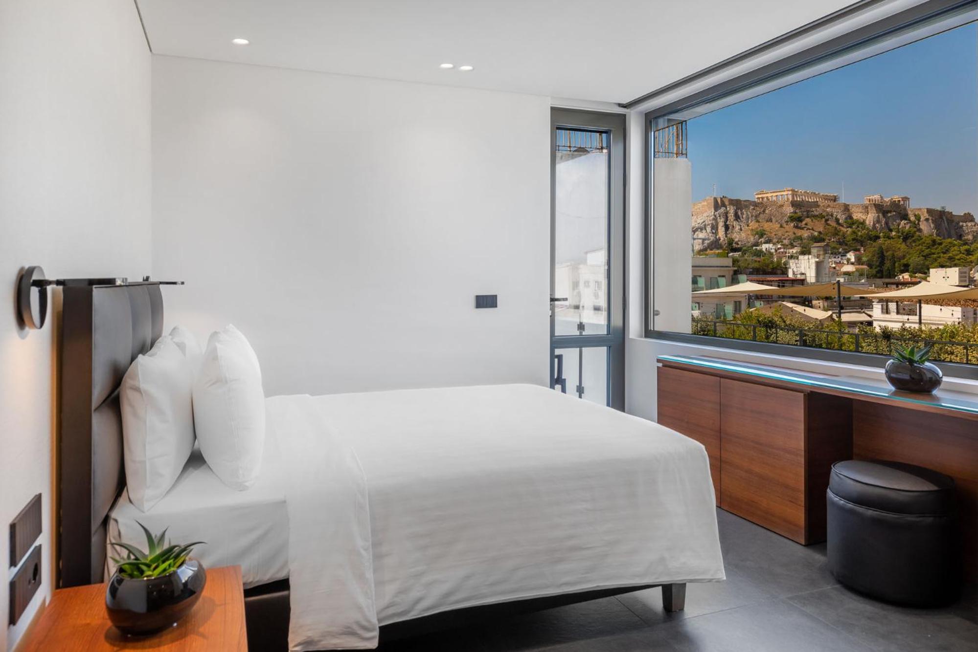 Deluxe Double Room with Balcony photo 2