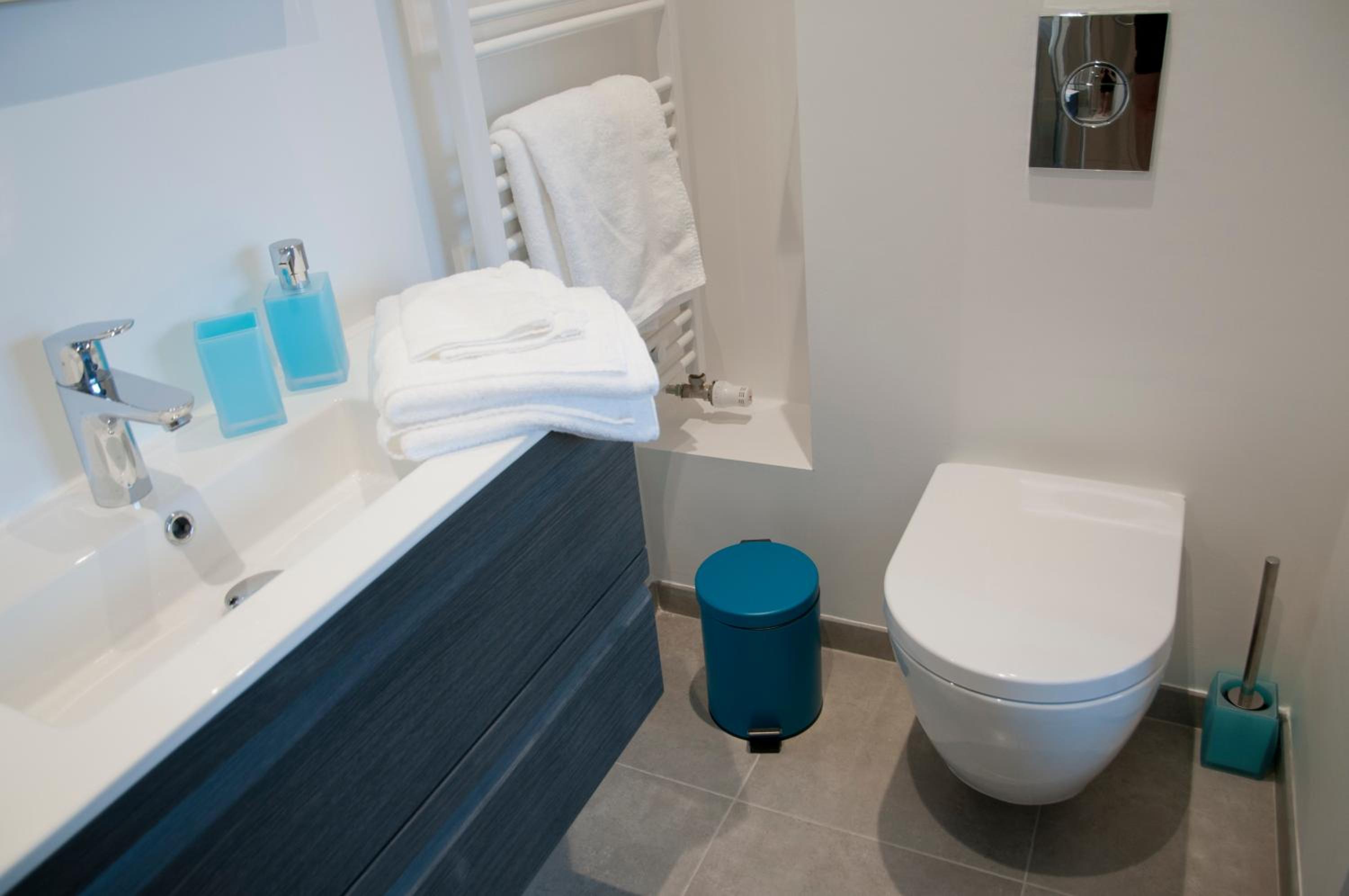 Double or Twin Room with Private Bathroom photo 3