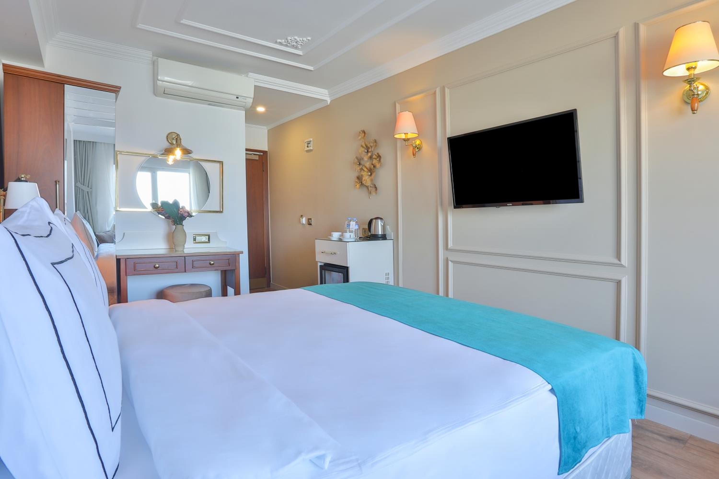 Superior Double or Twin Room photo 2