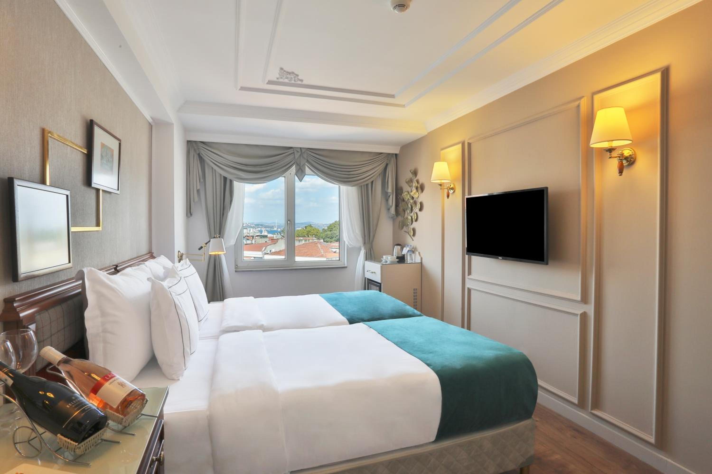 Standard Double or Twin Room photo 1