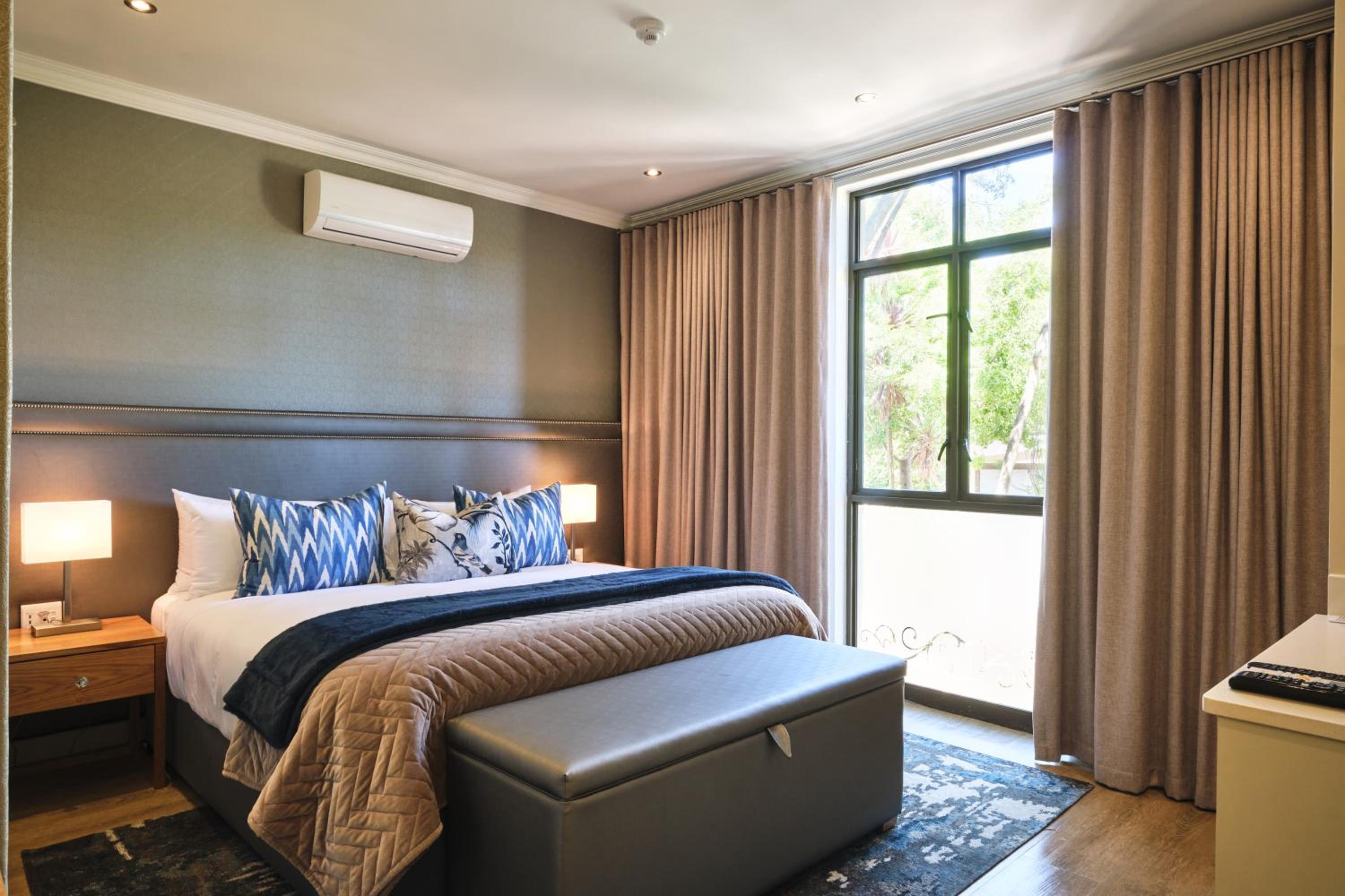 Standard King Room - Photo 1