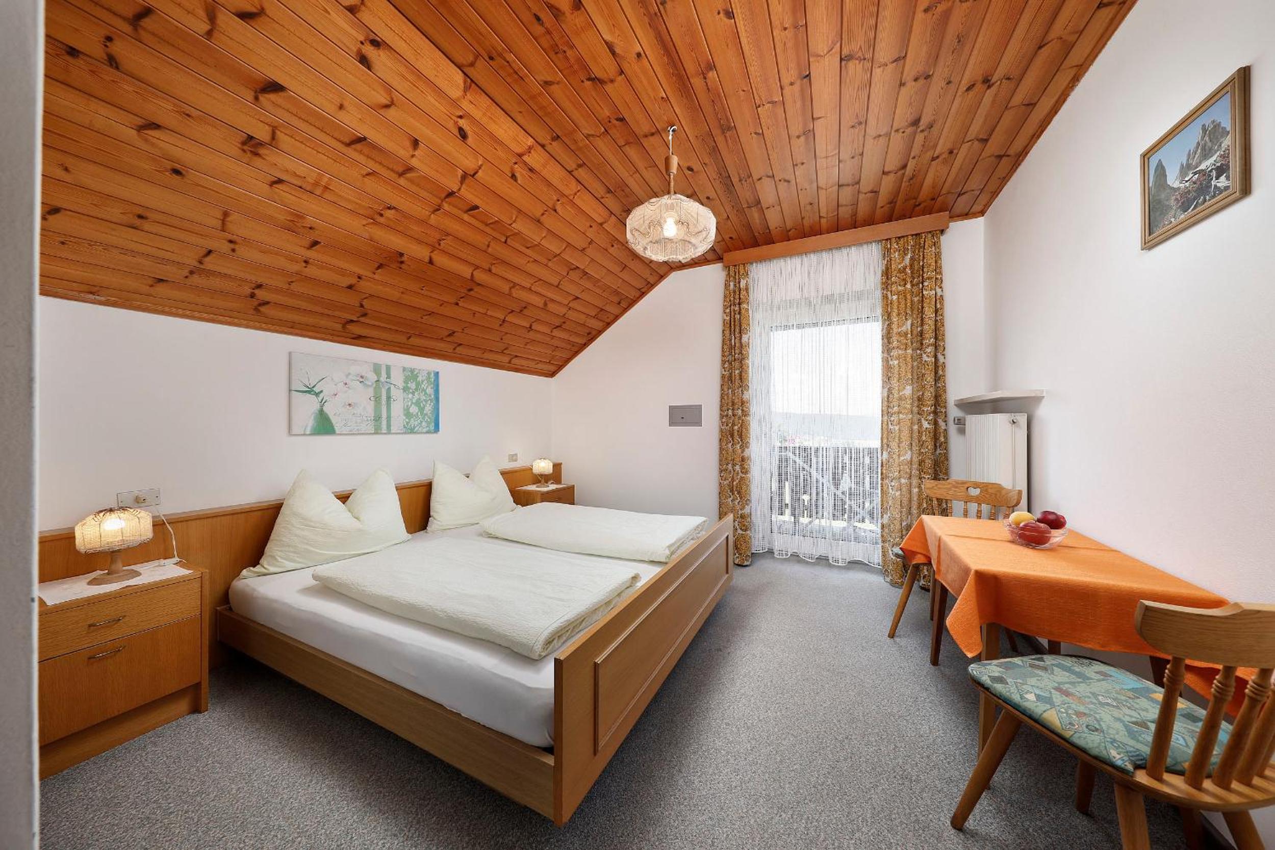 Double Room with Balcony - Photo 1