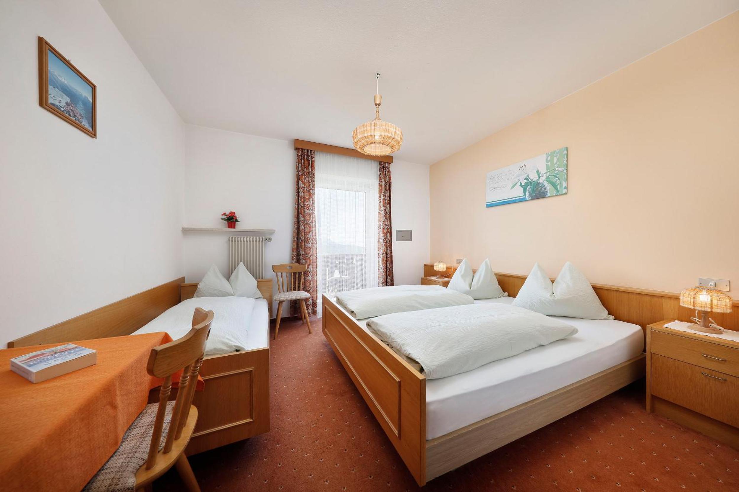 Triple Room with Balcony - Photo 1
