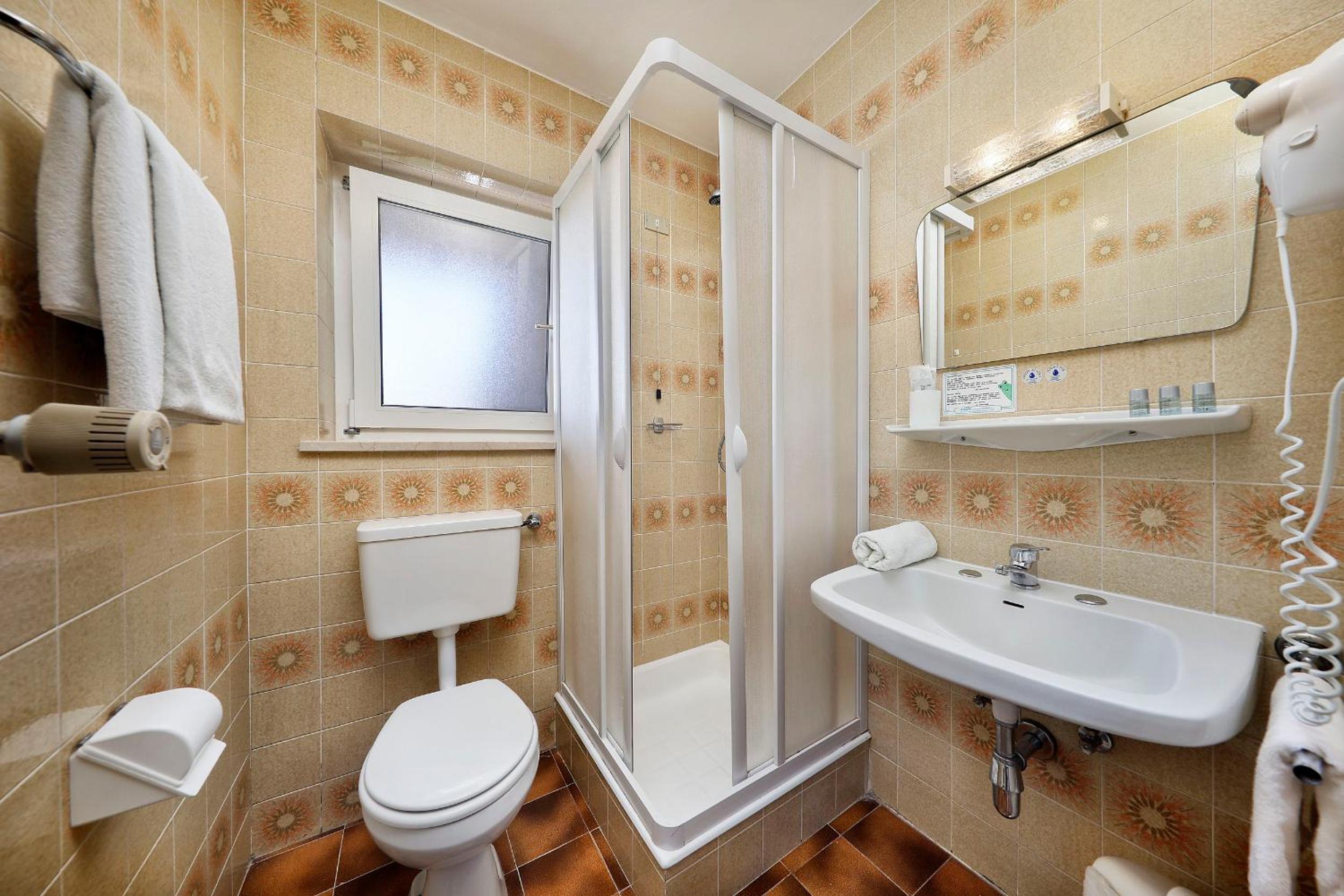 Triple Room with Balcony - Photo 3