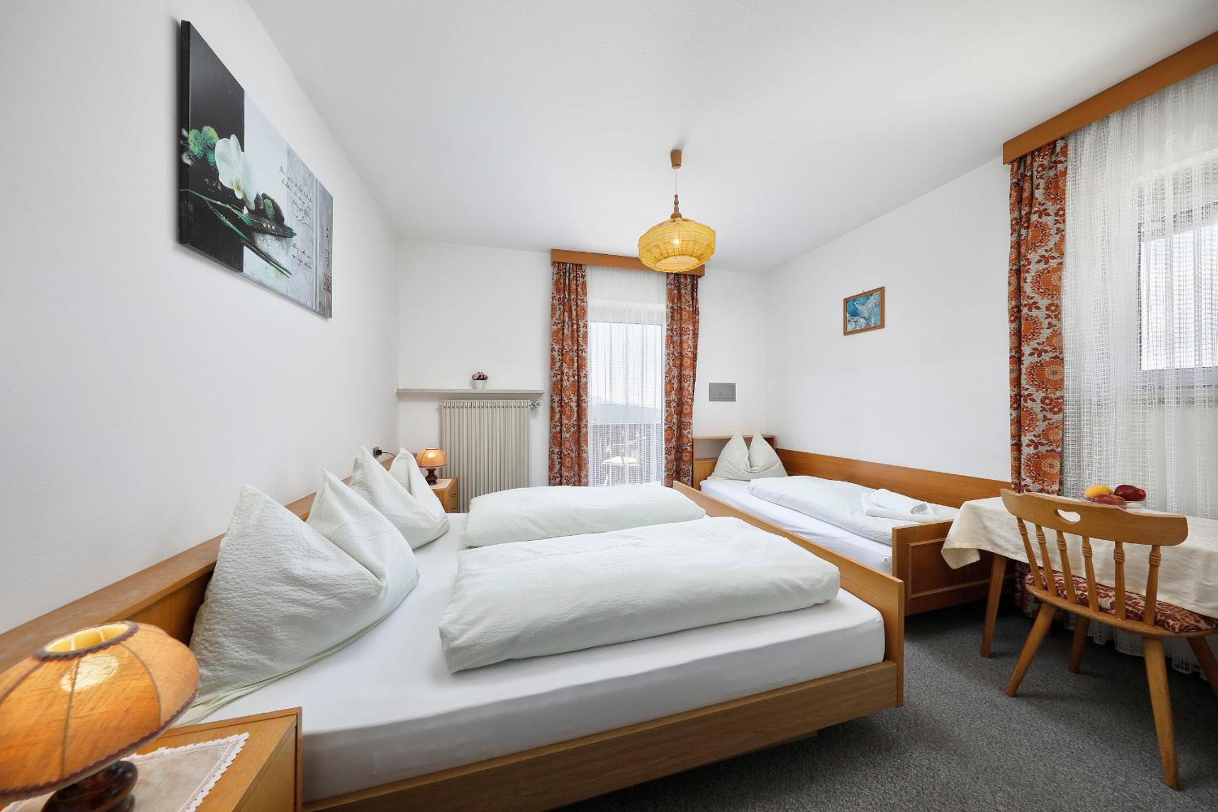 Triple Room with Balcony - Photo 5