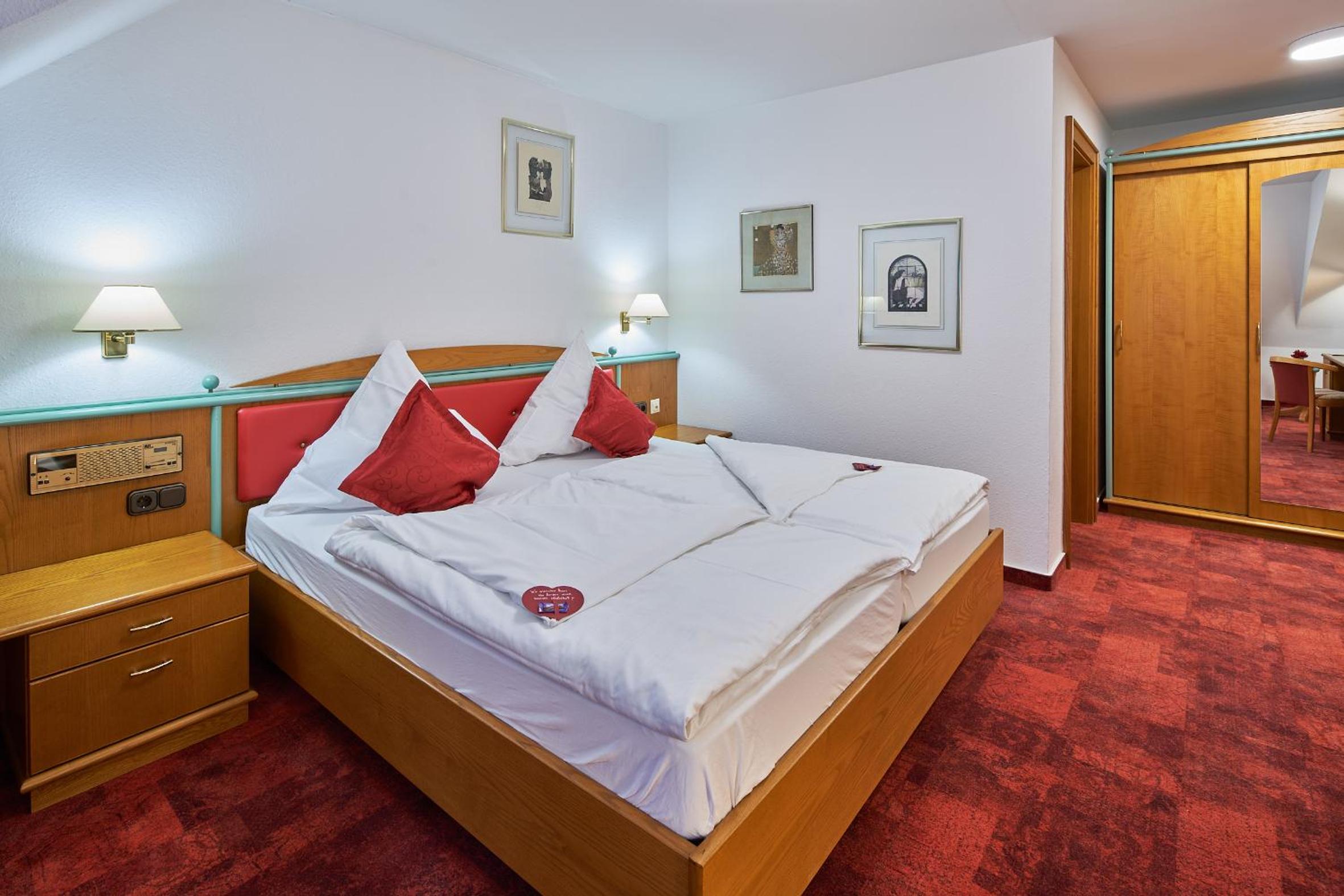 Double Room - Photo 5