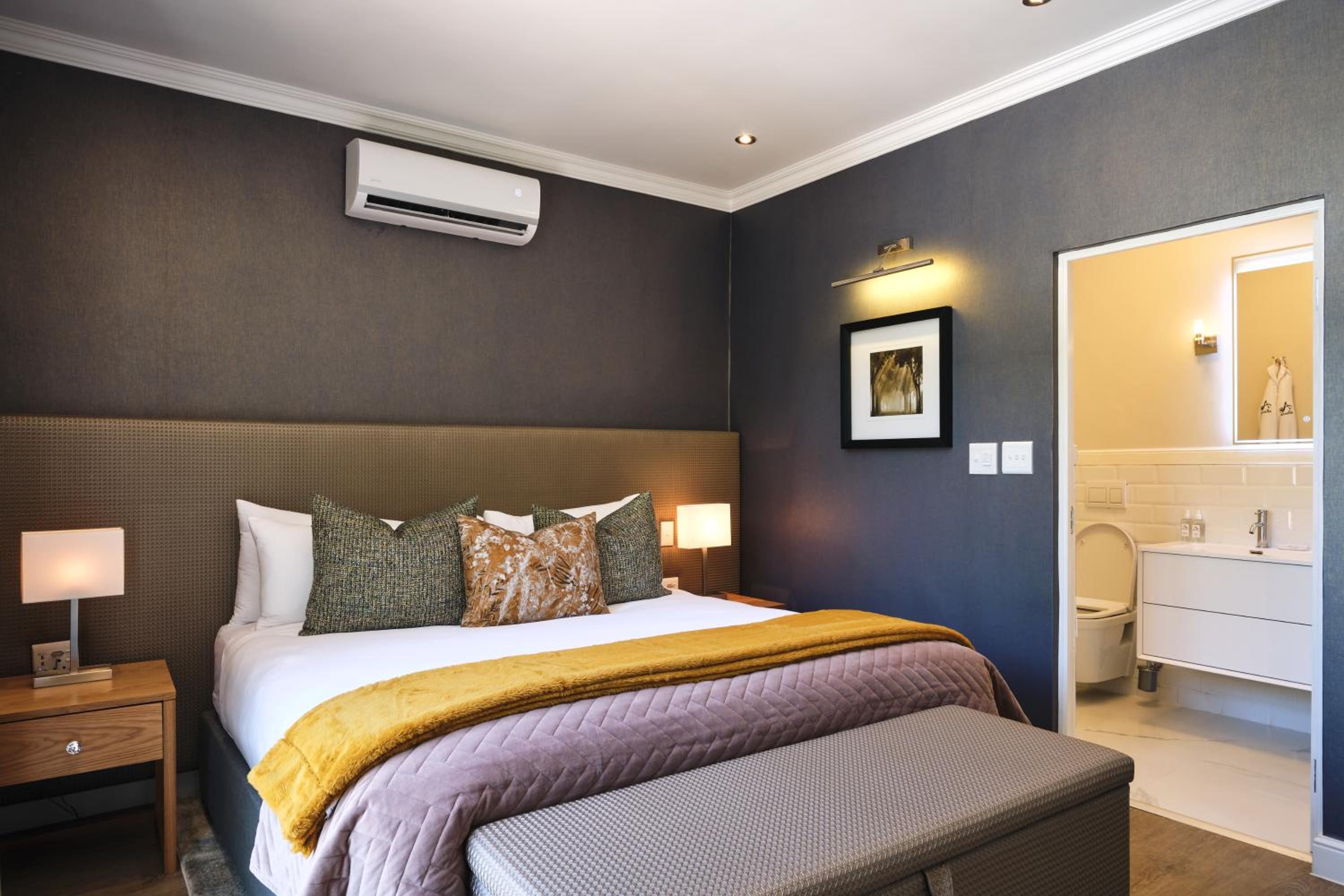 Premier King Room - Photo 3