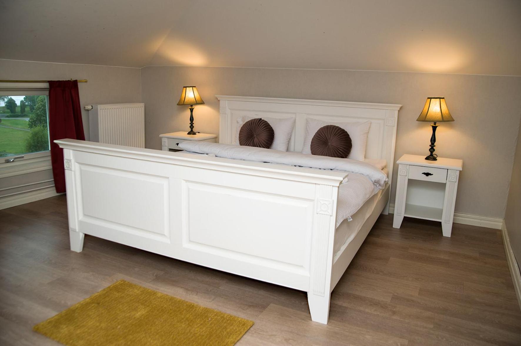 Deluxe King Room photo 2