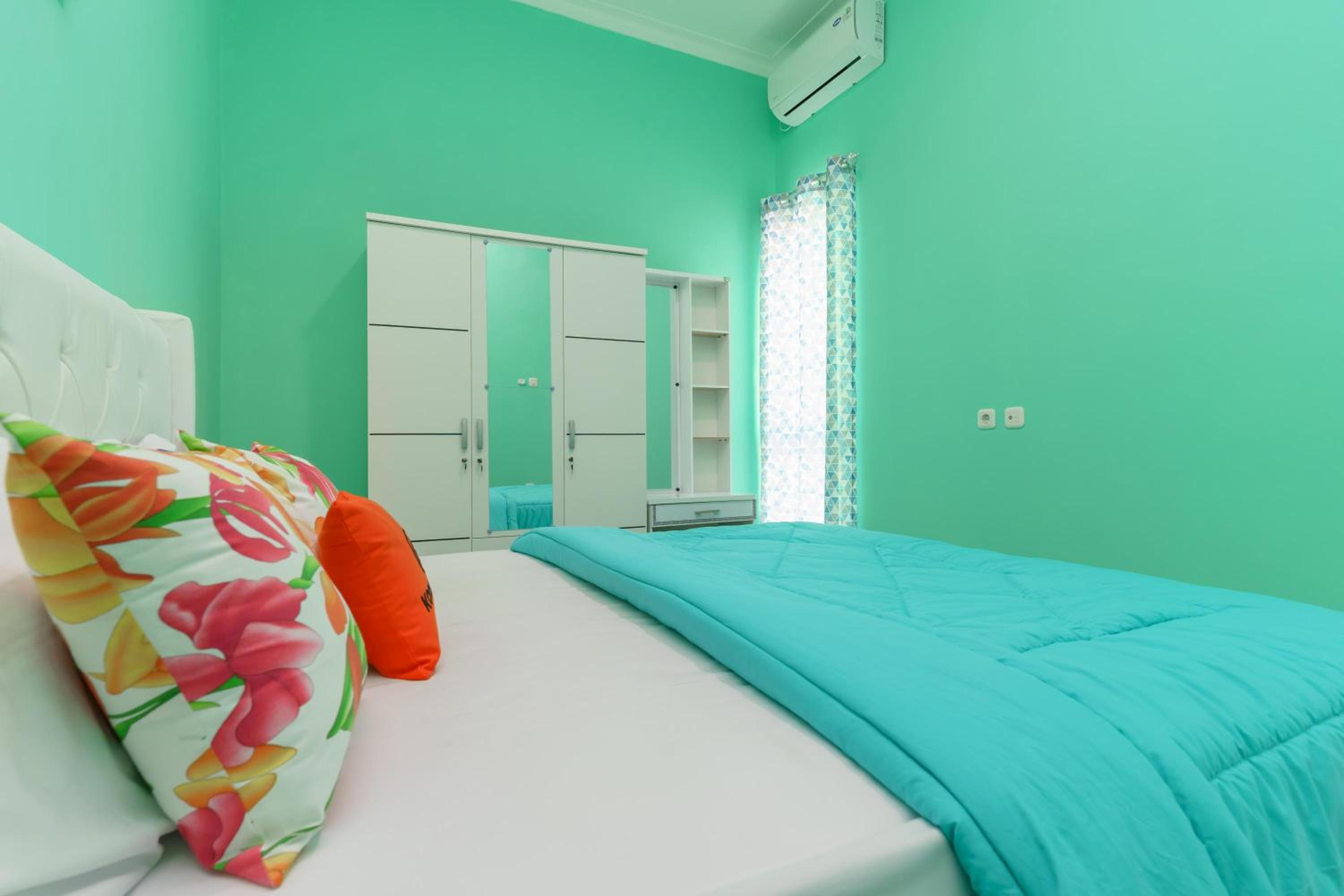Standard Double Room With Shared Bathroom - Photo 1