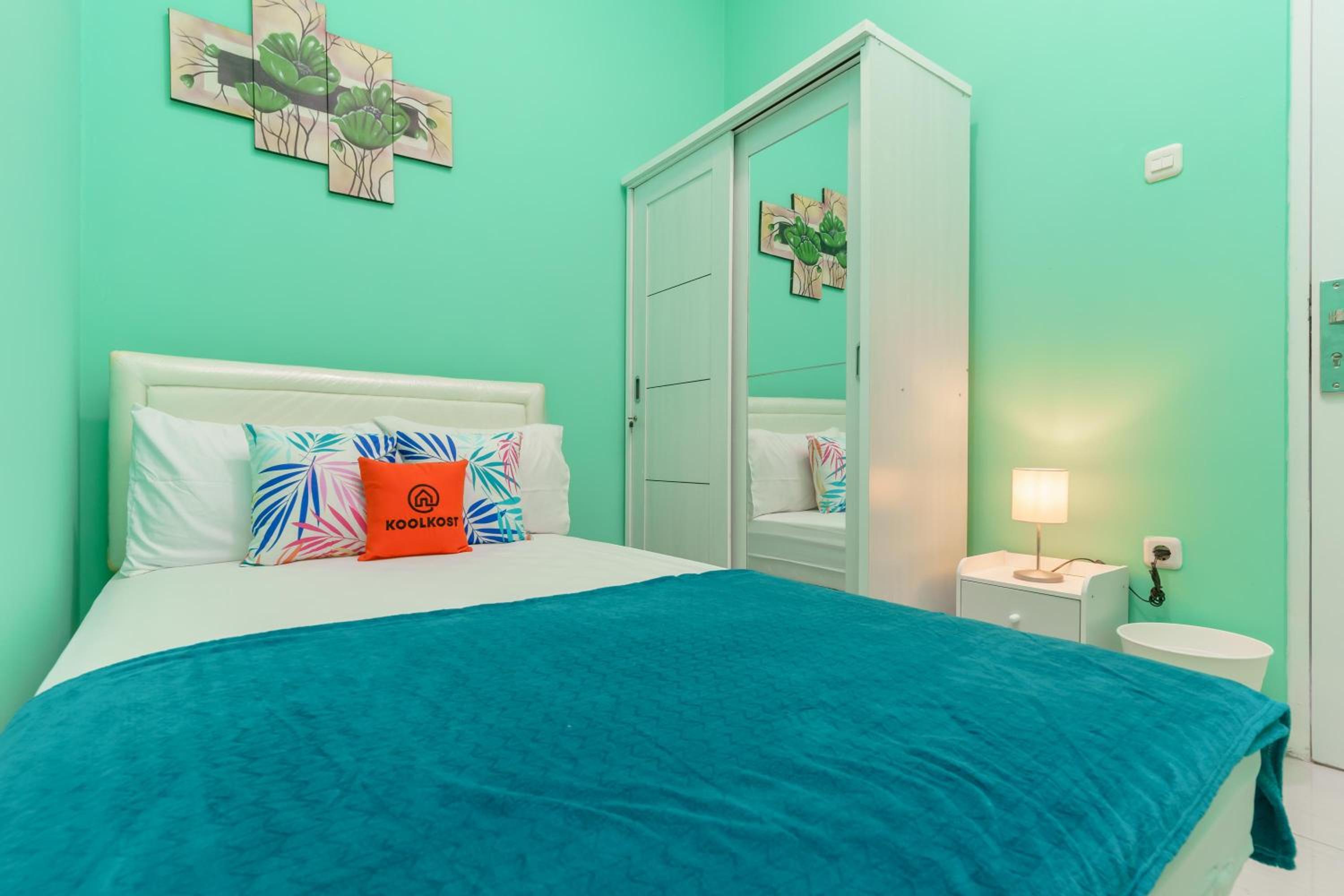 Standard Double Room With Shared Bathroom - Photo 3