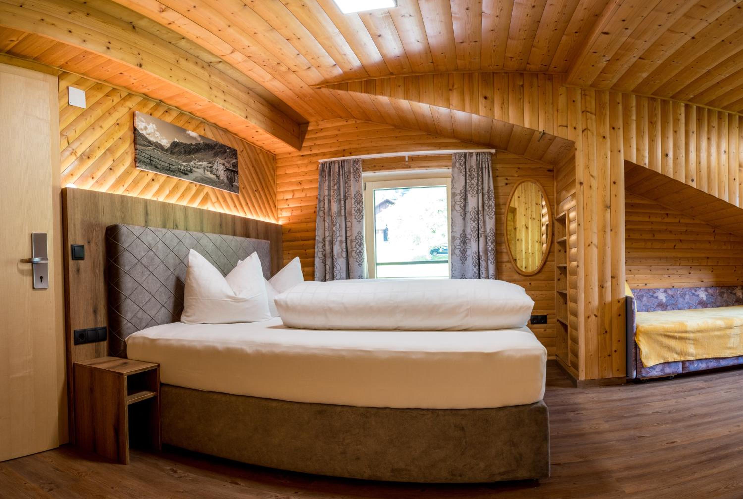 Large Double Room photo 1