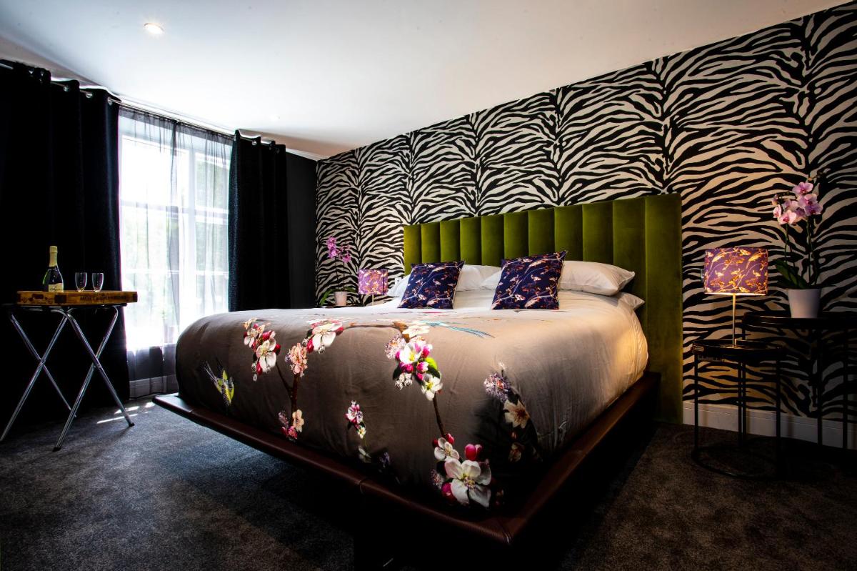 Deluxe King Room photo 1