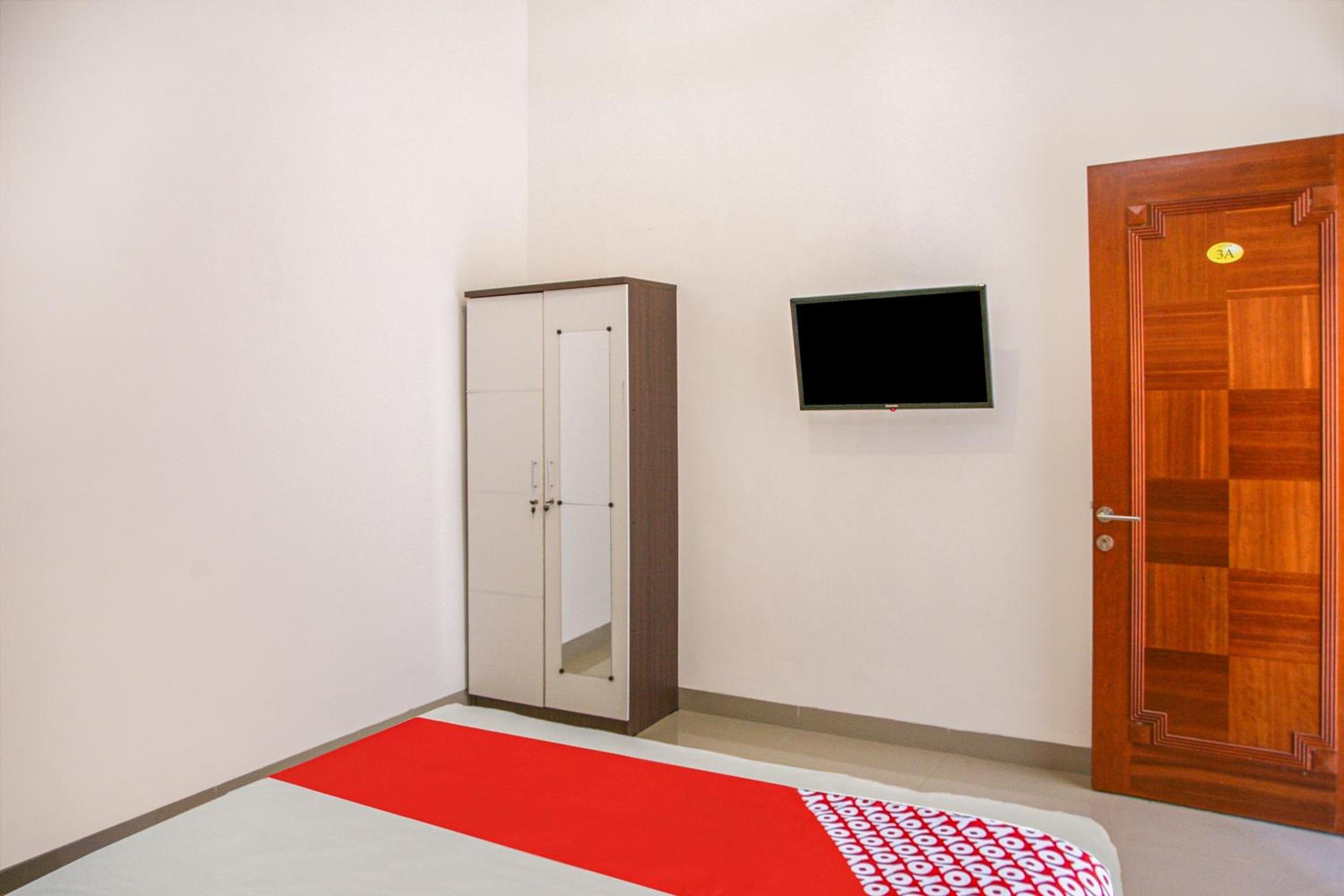 Deluxe King Room photo 2