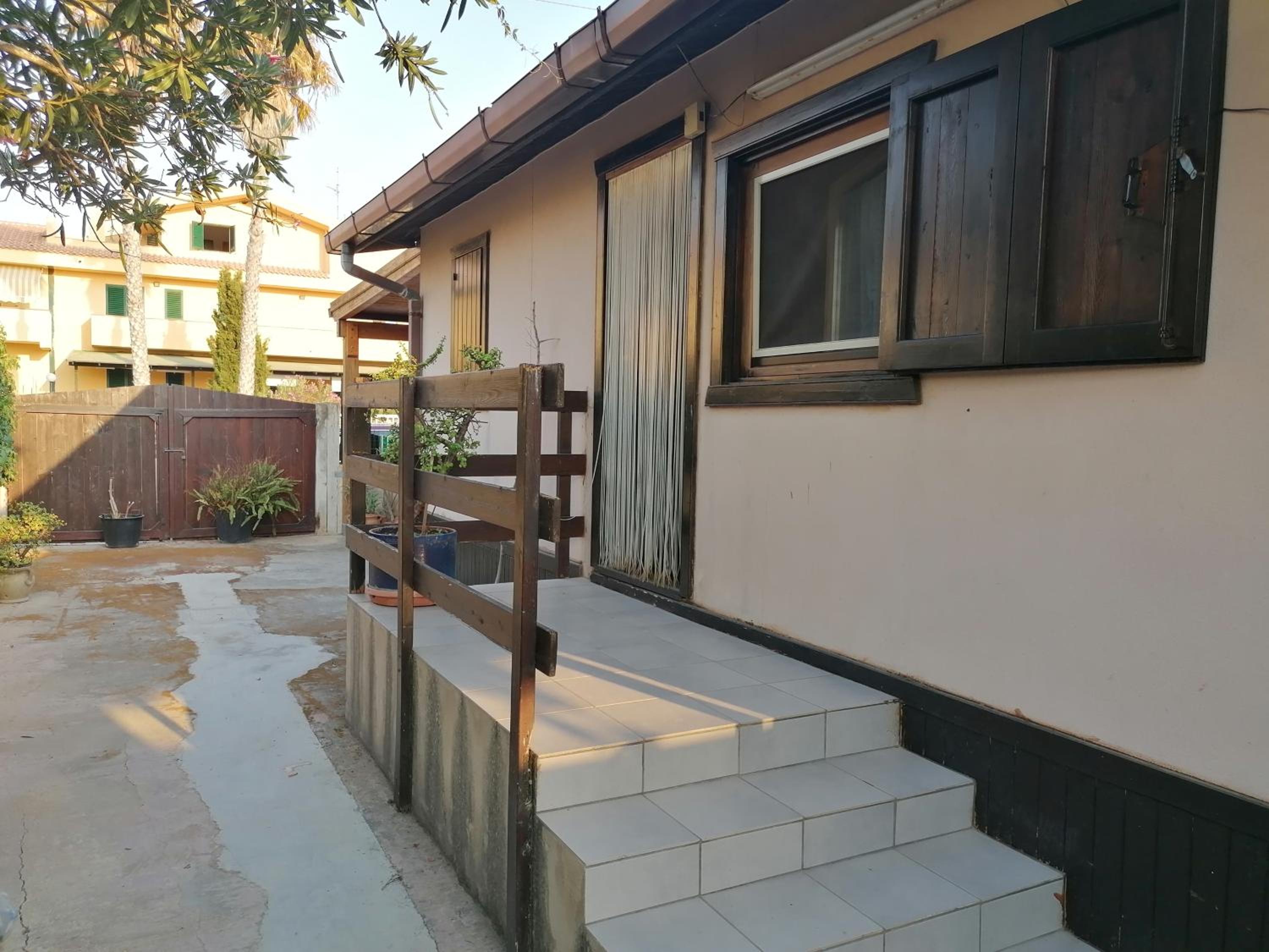Two-Bedroom House photo 3
