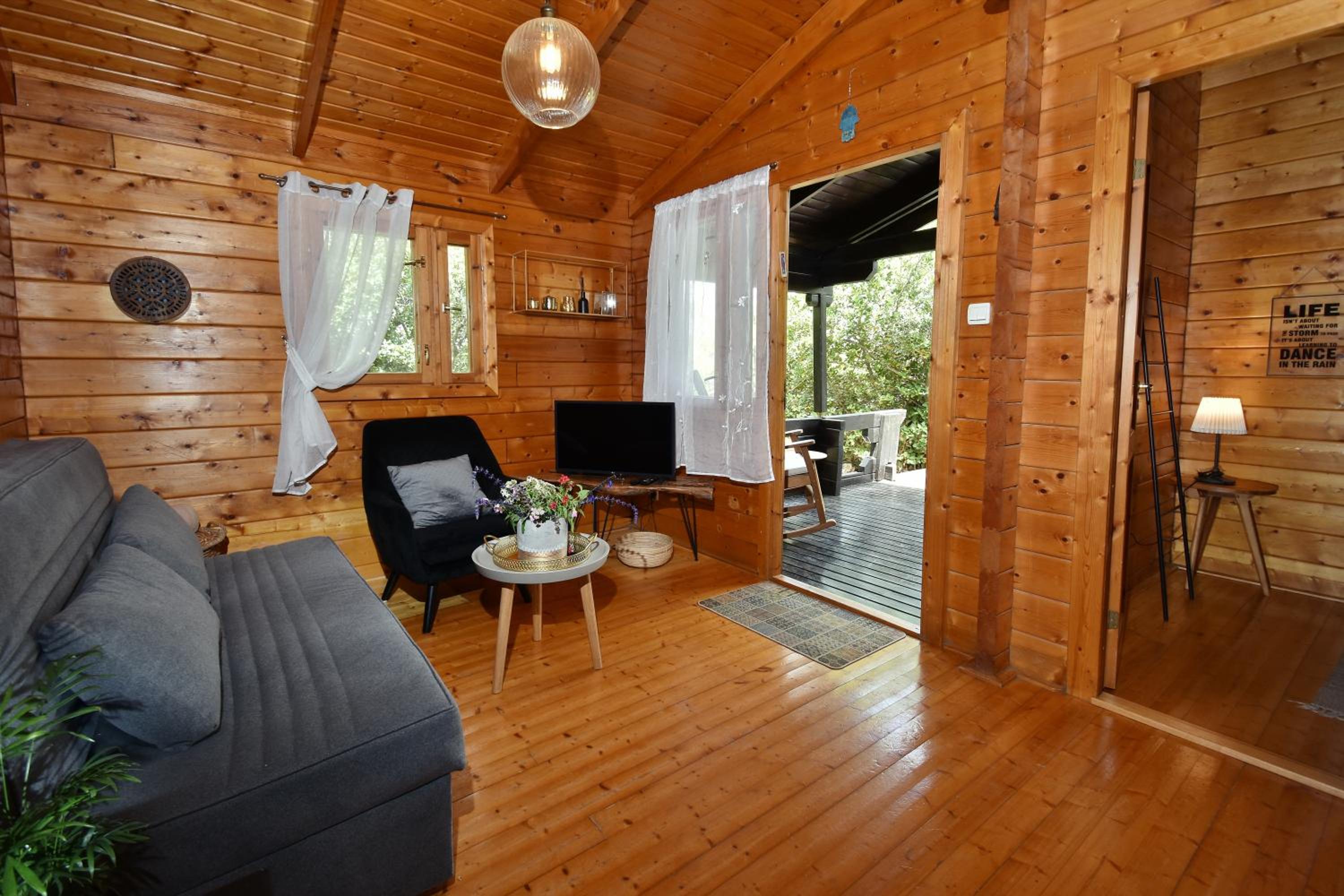 Deluxe Family Suite photo 1