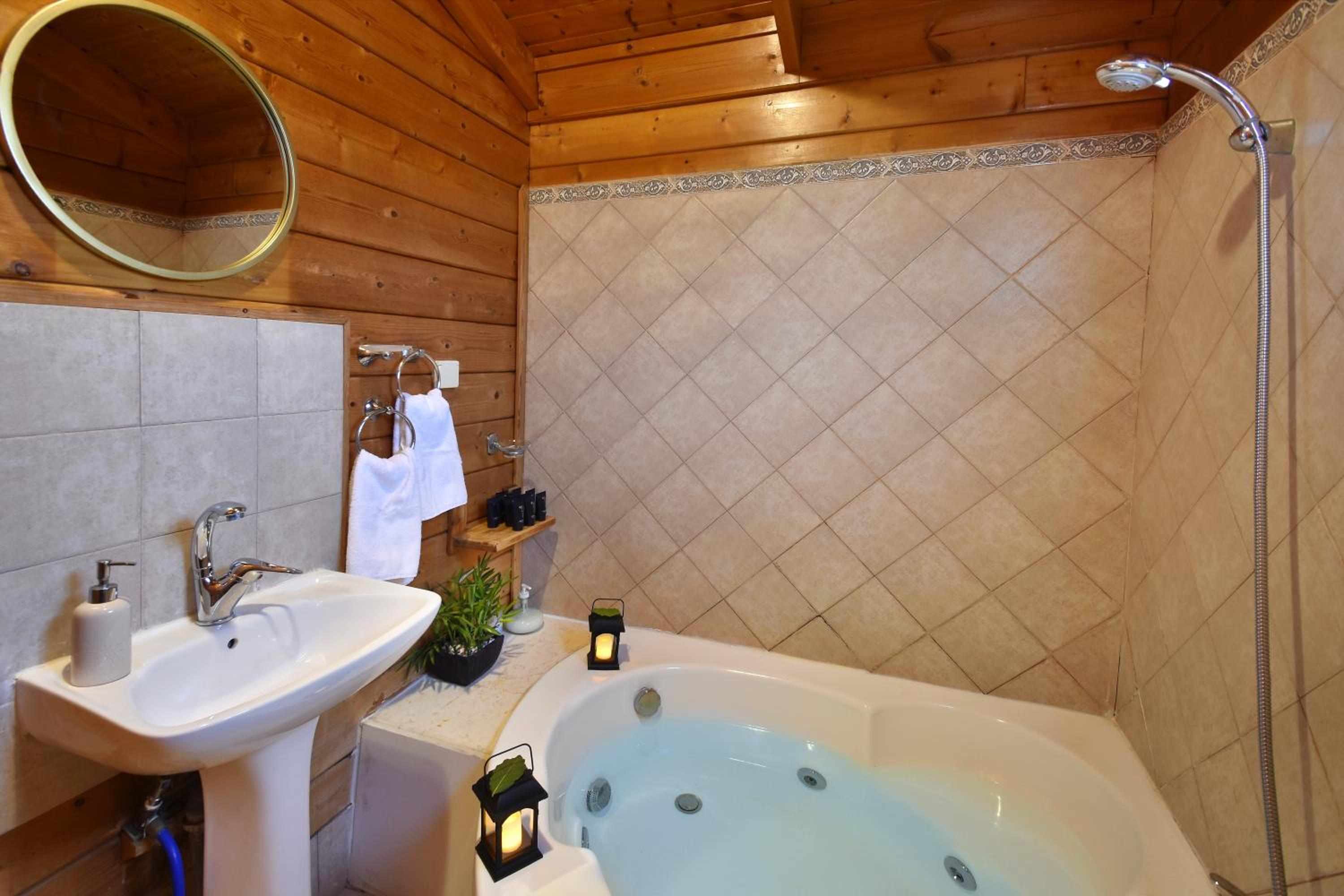 Deluxe Family Suite photo 3