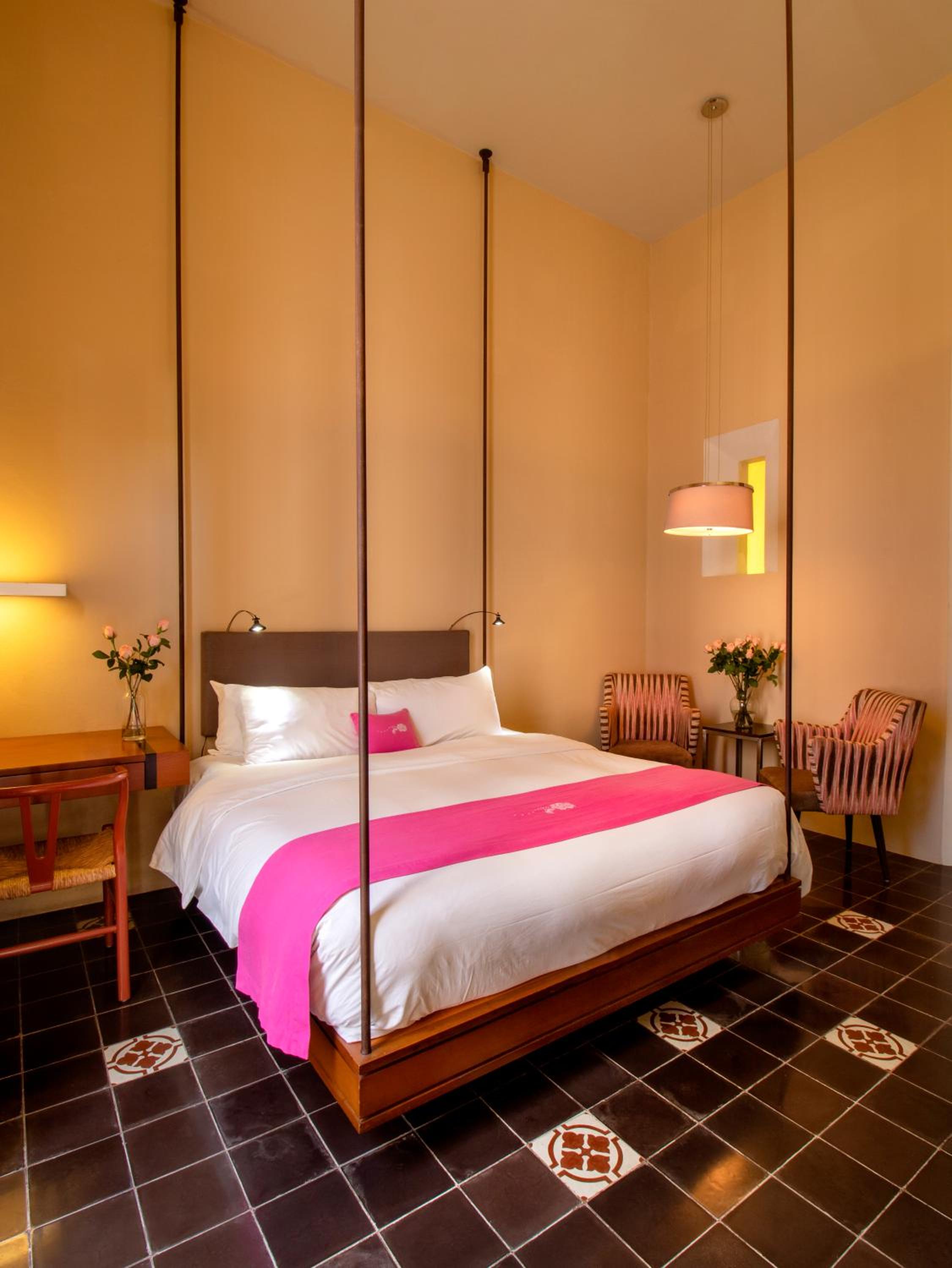 Deluxe King Room - Photo 2