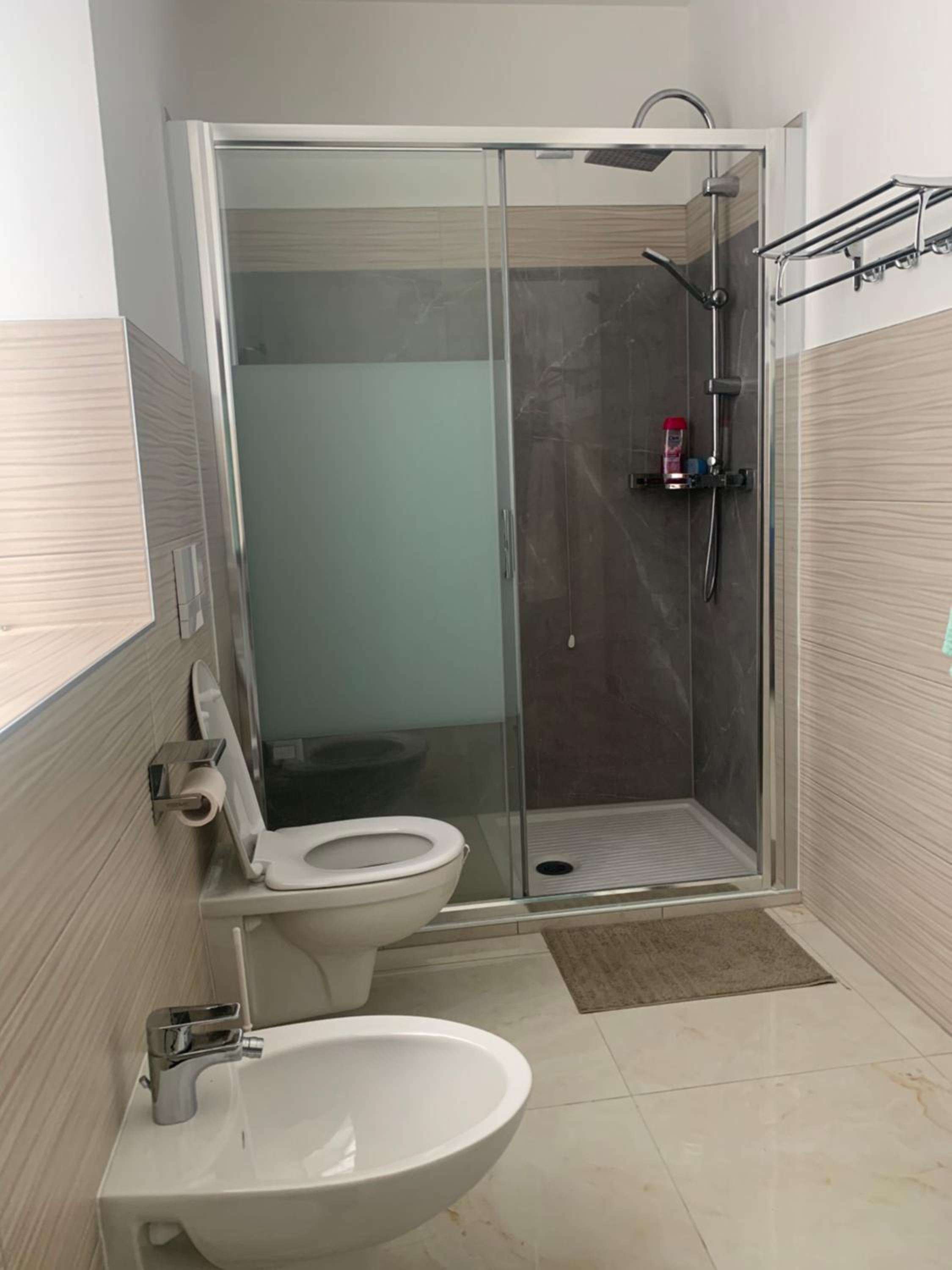 Double Room with Private Bathroom - Photo 3
