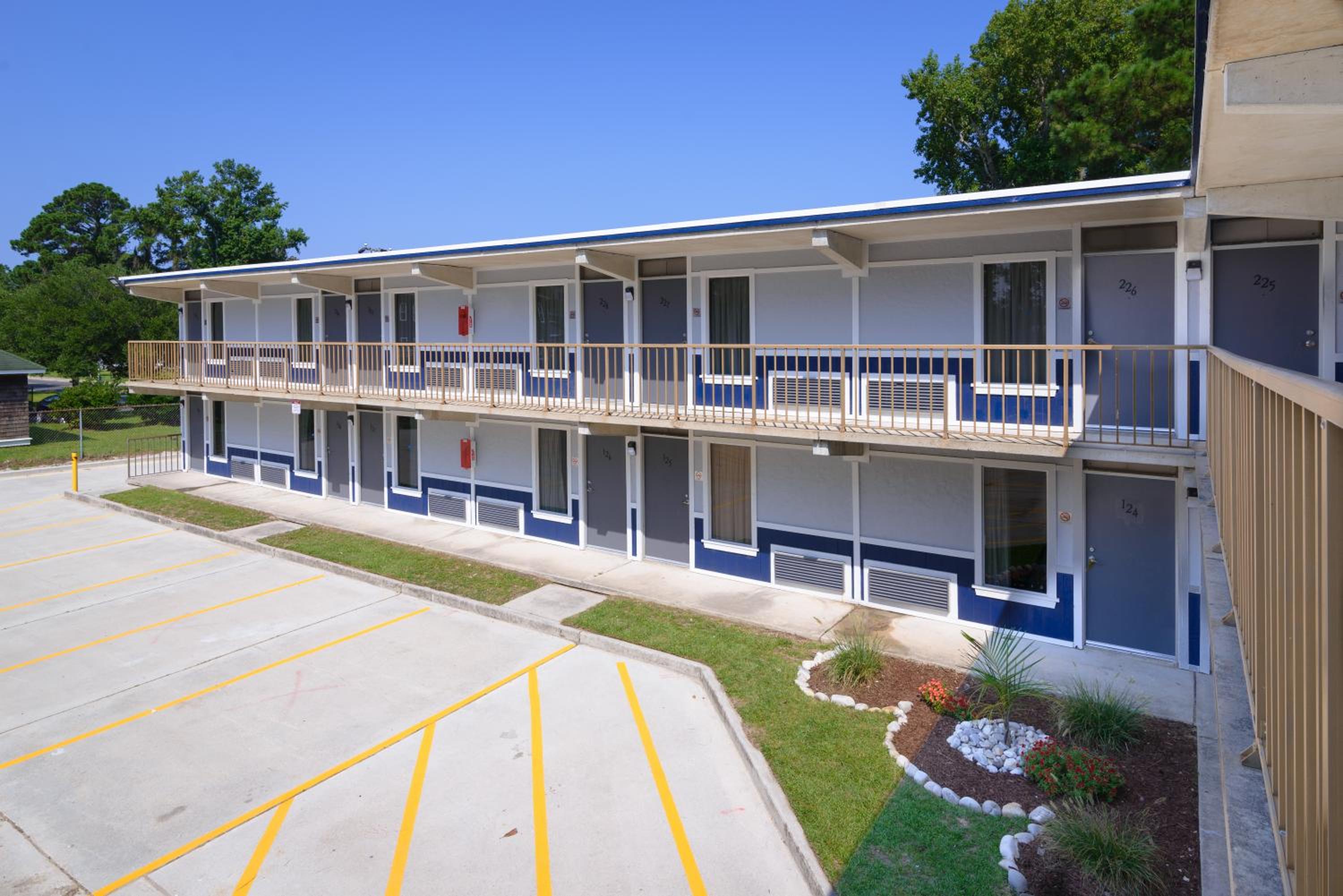 Deluxe Double Or Twin Room With City View