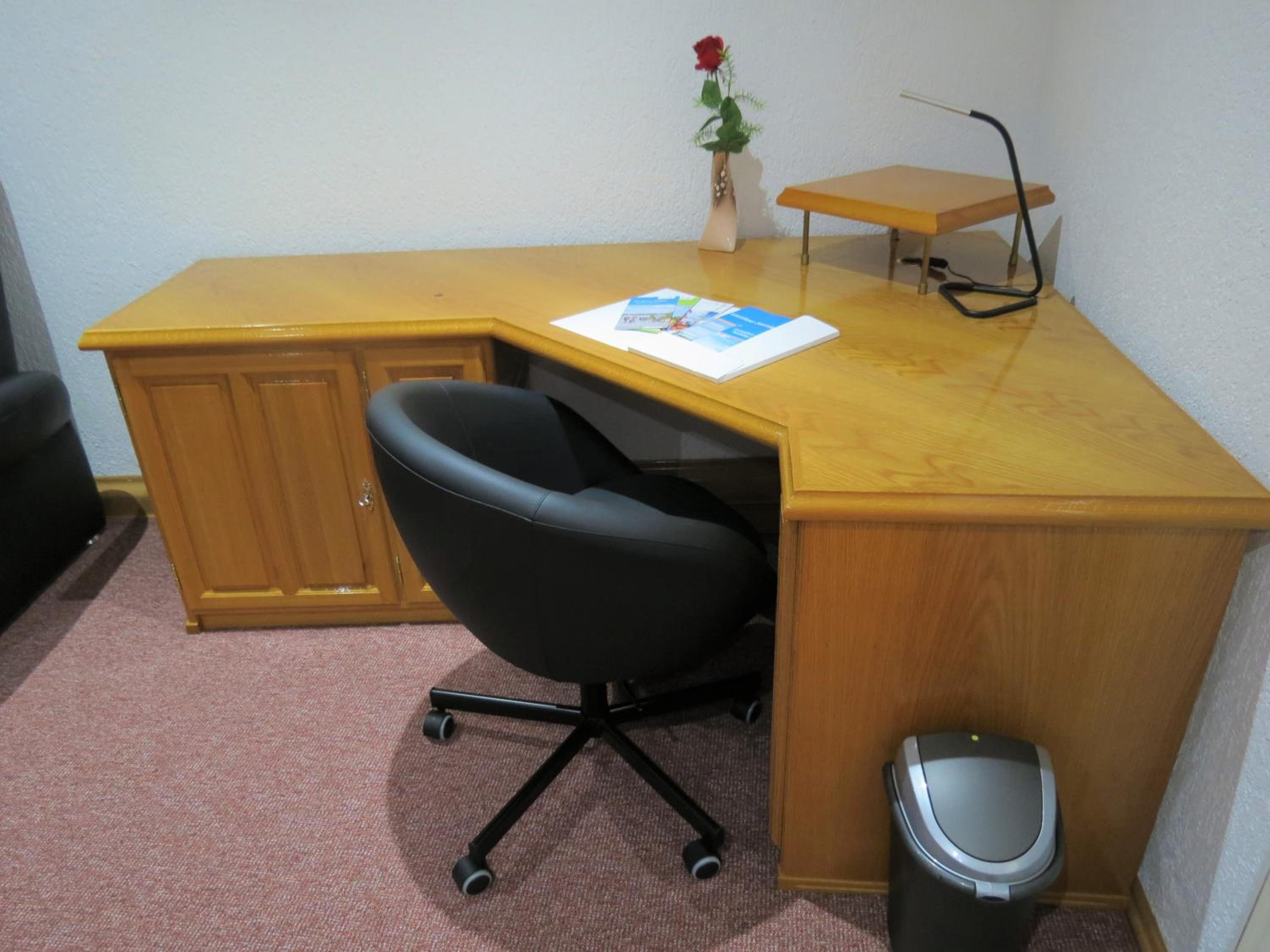 Three-Bedroom Apartment - Photo 36