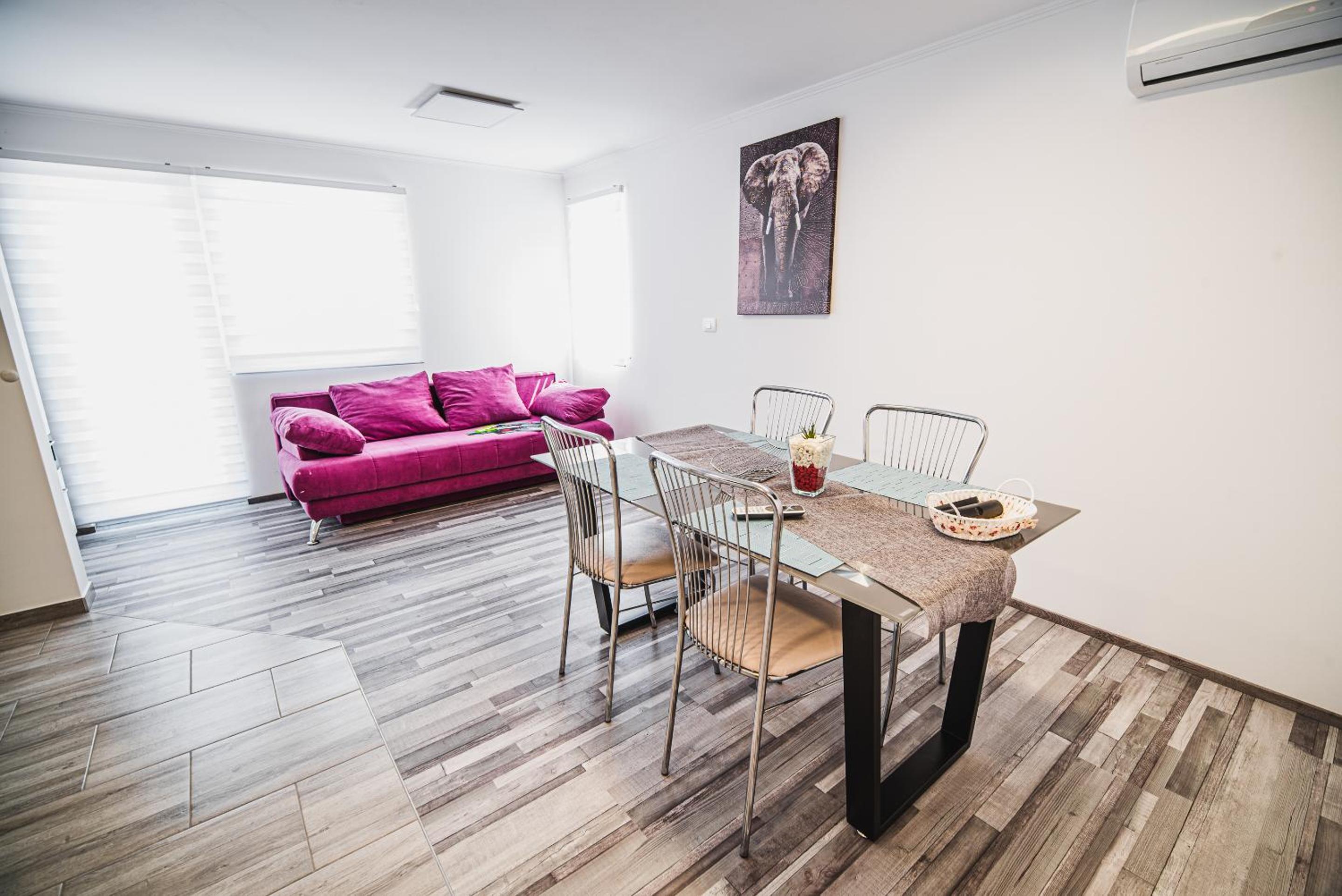 One-Bedroom Apartment - Photo 6