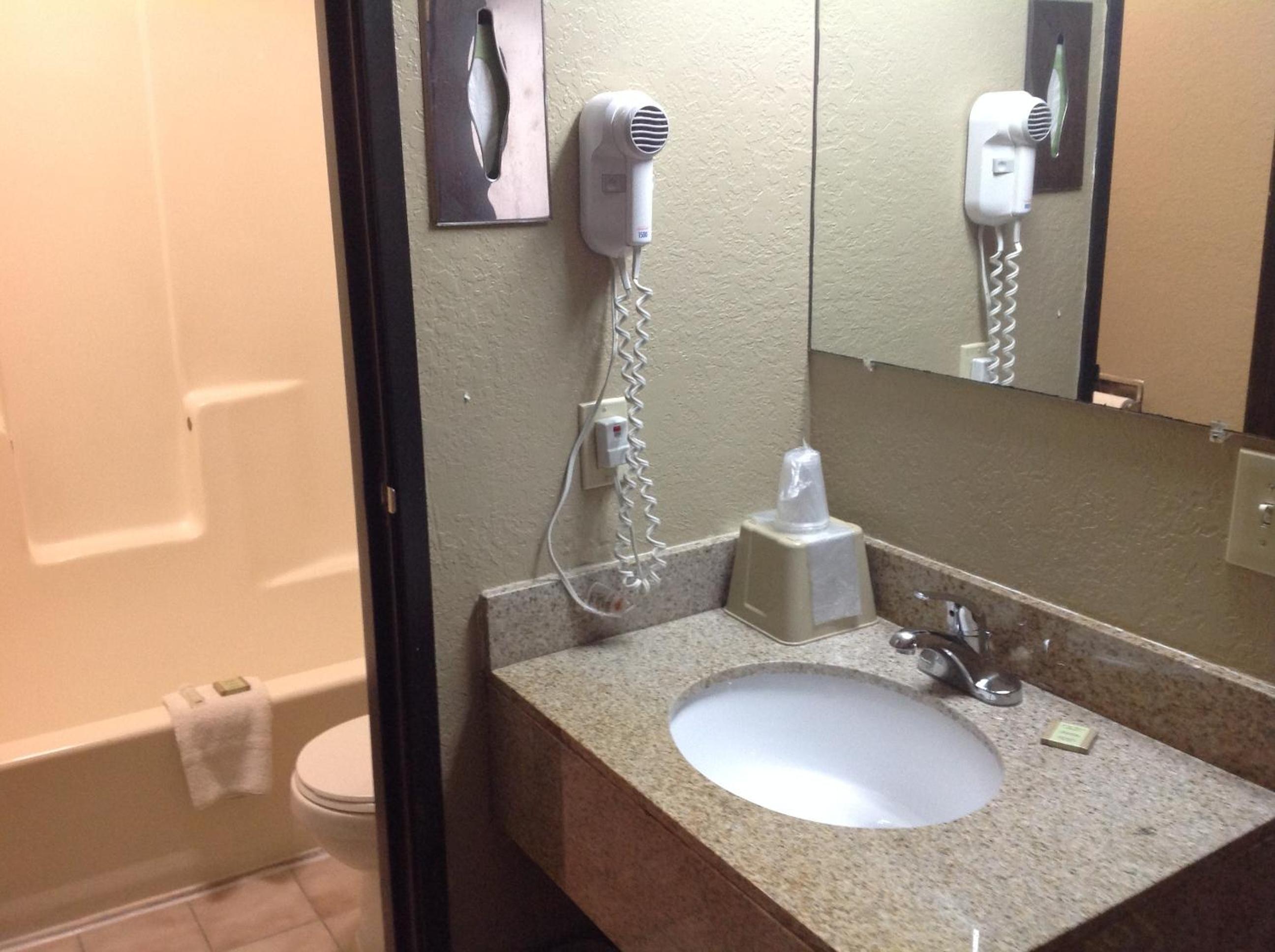 King Room - Non-Smoking - Photo 2