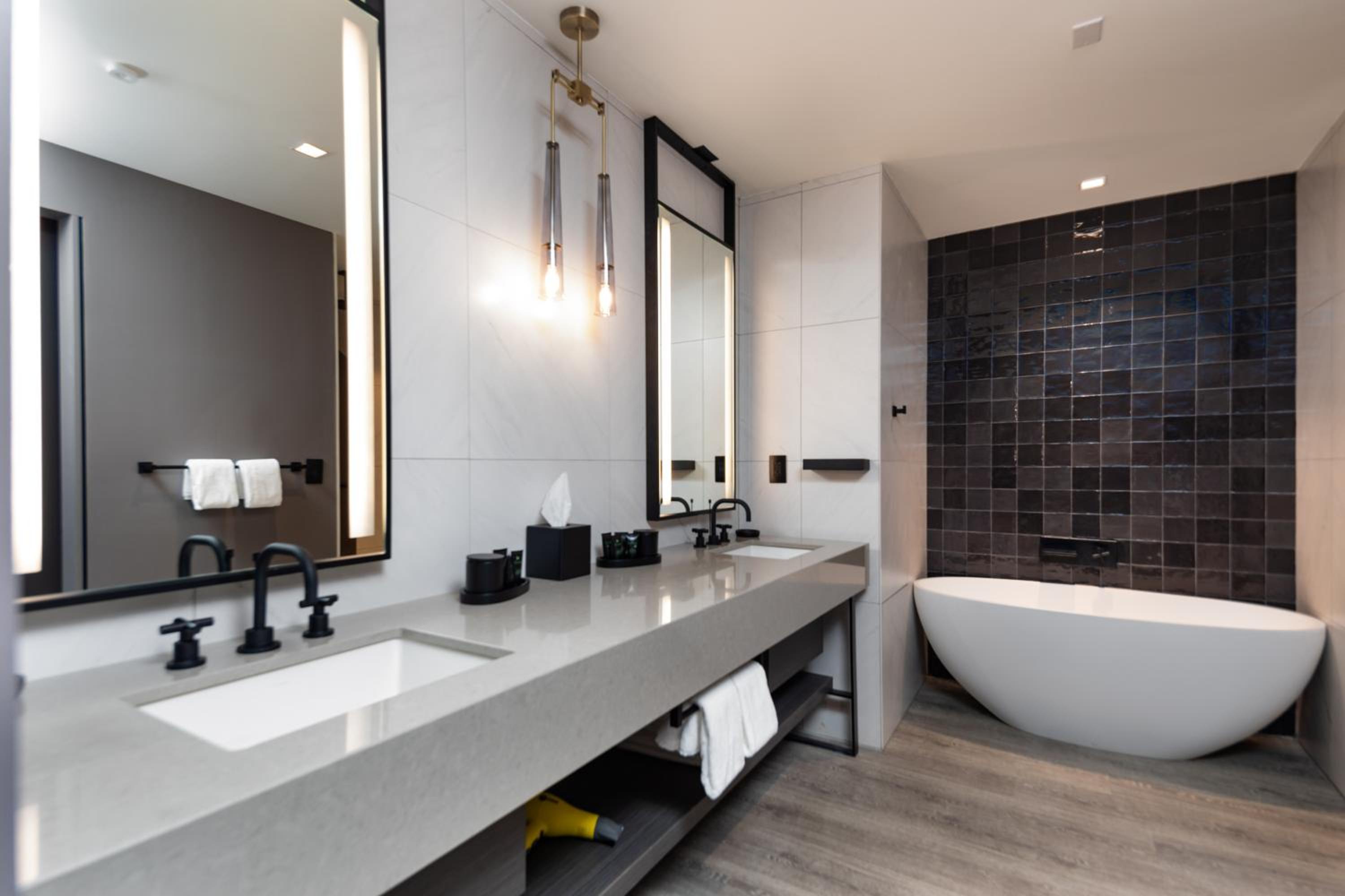 King Suite - Photo 4