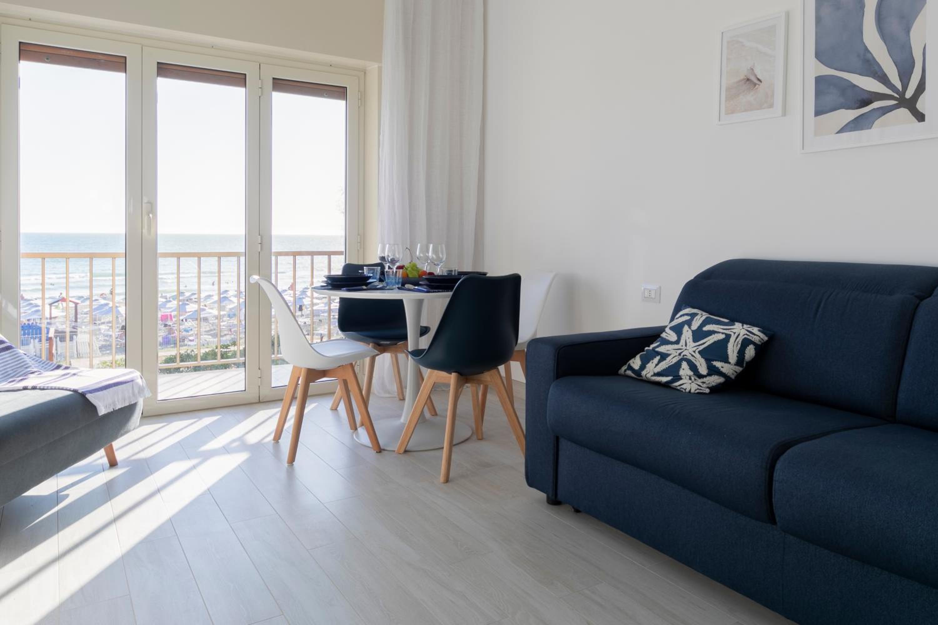 One-Bedroom Apartment - Photo 8