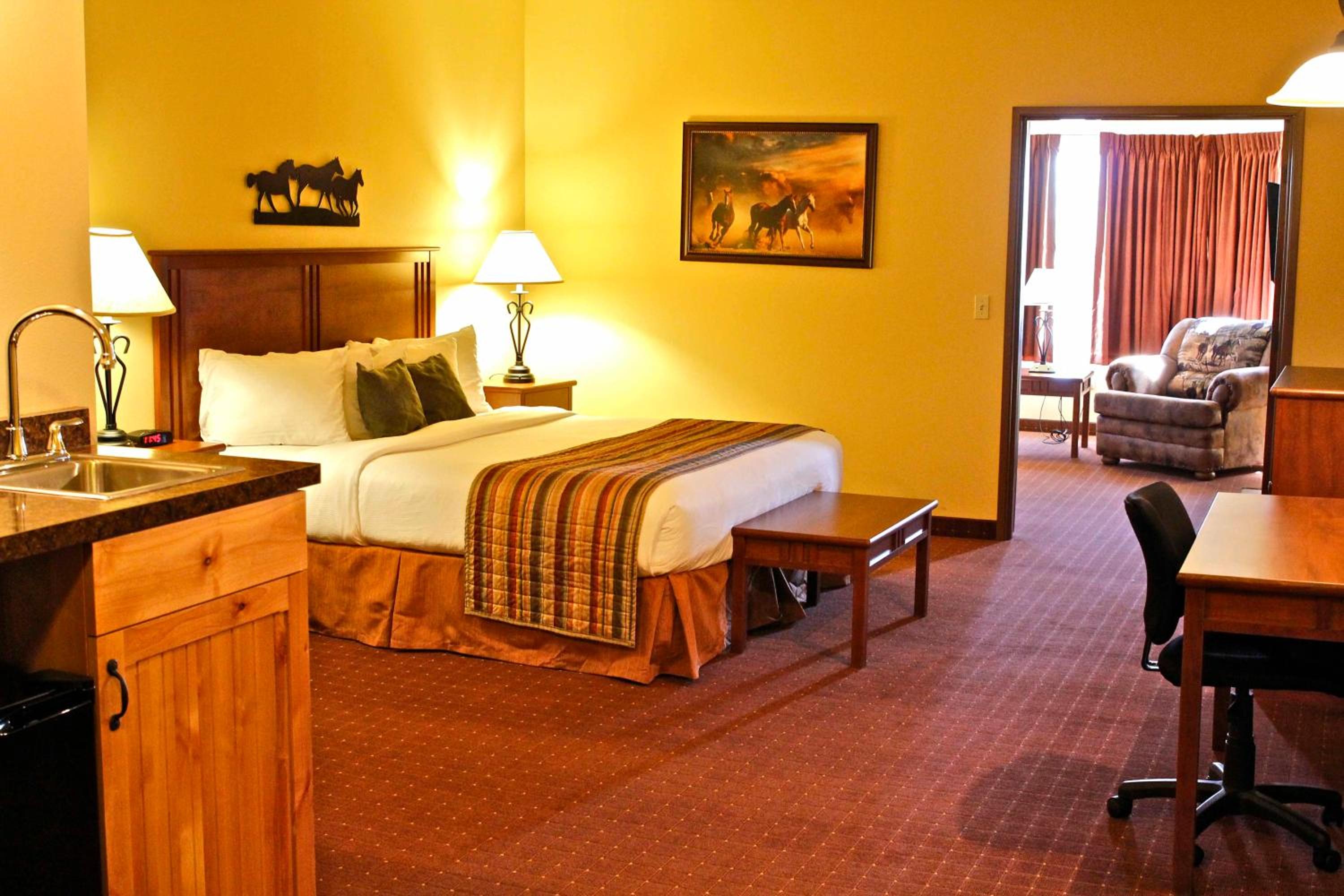 Suite with Whirlpool - Photo 5
