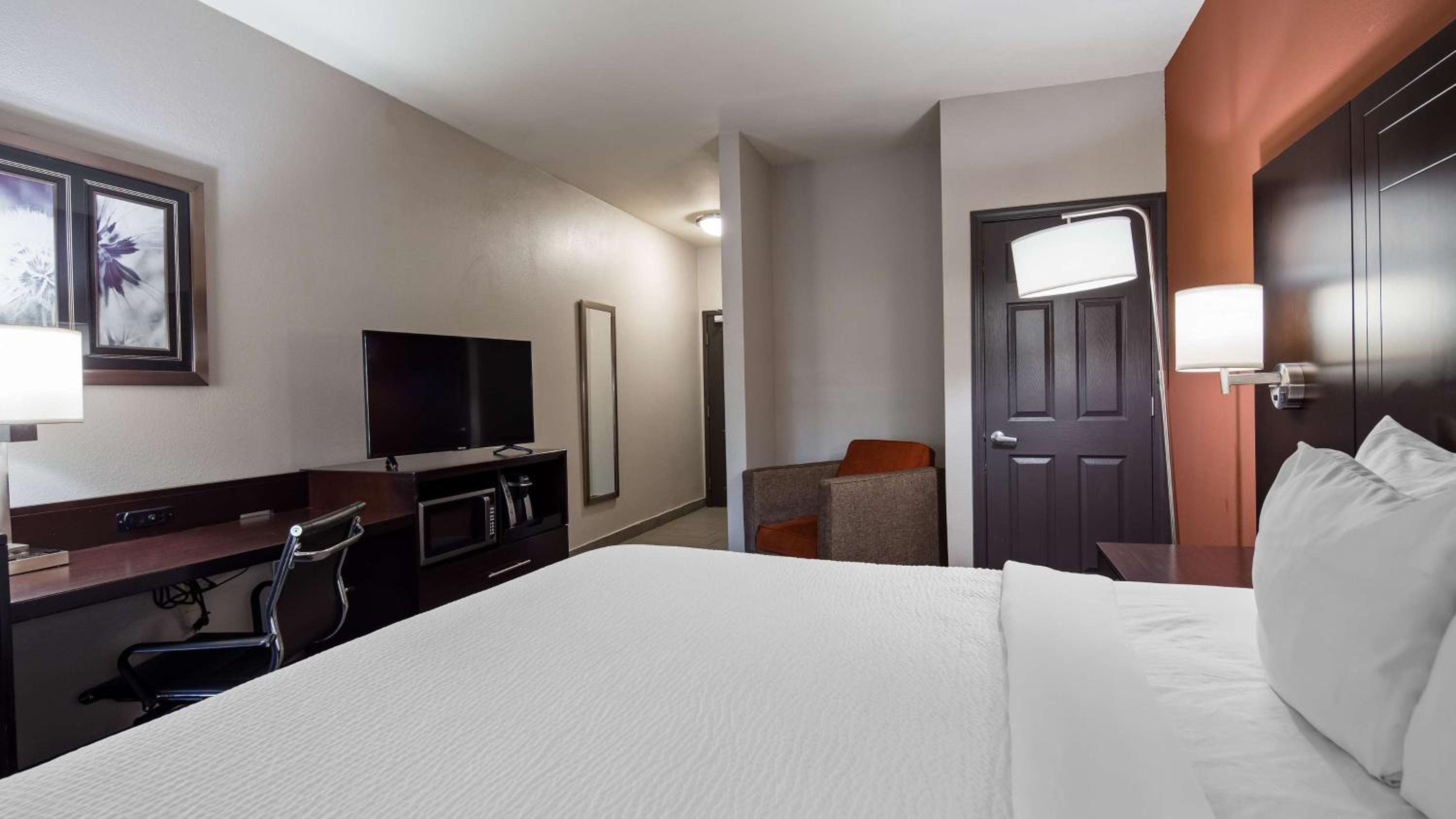 King Room - Non-Smoking - Photo 1