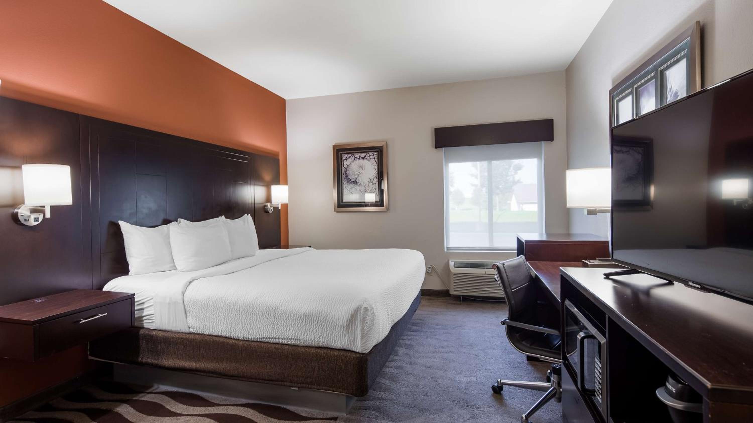 King Room - Non-Smoking - Photo 3