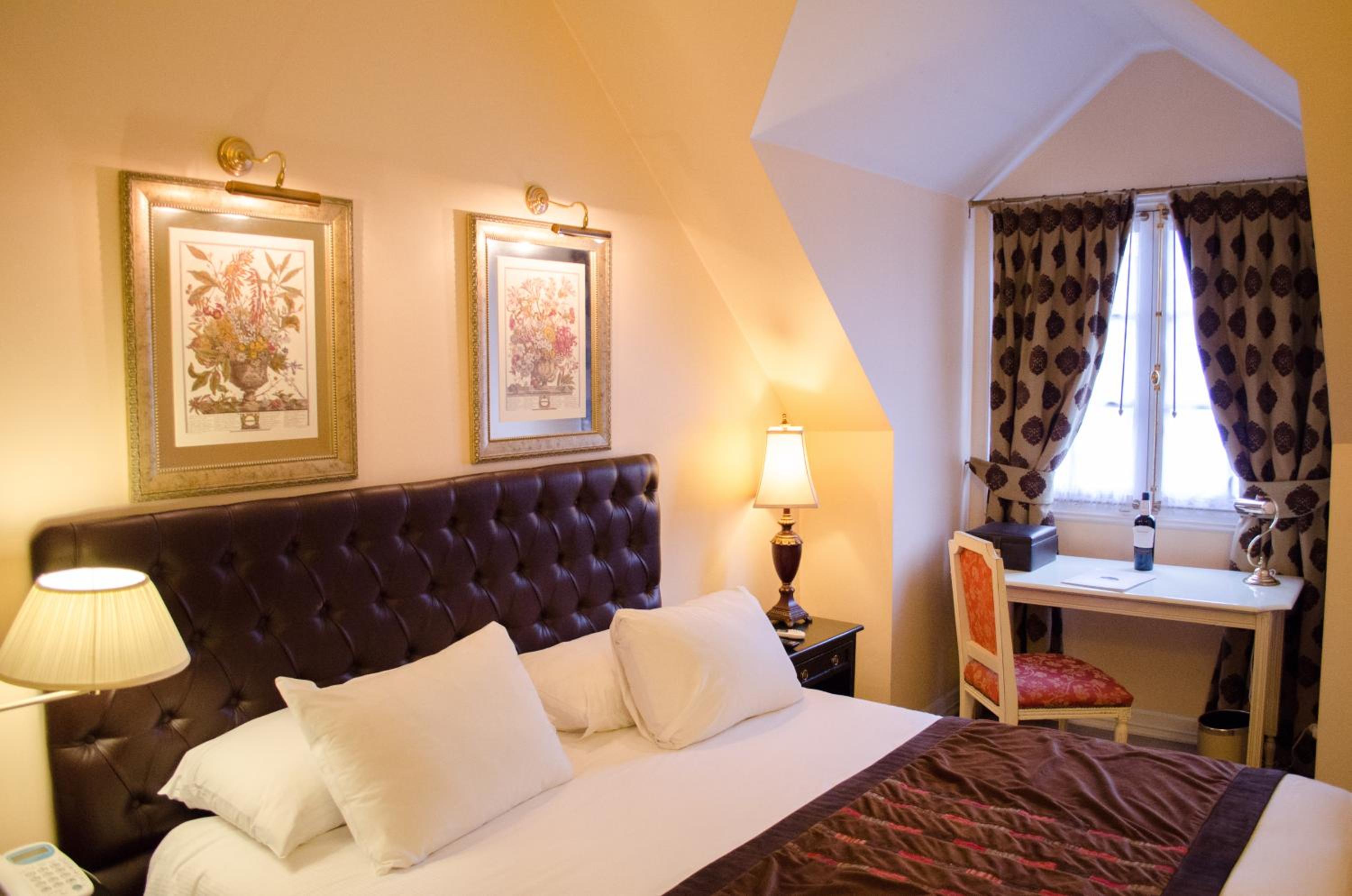 Deluxe King Room photo 1