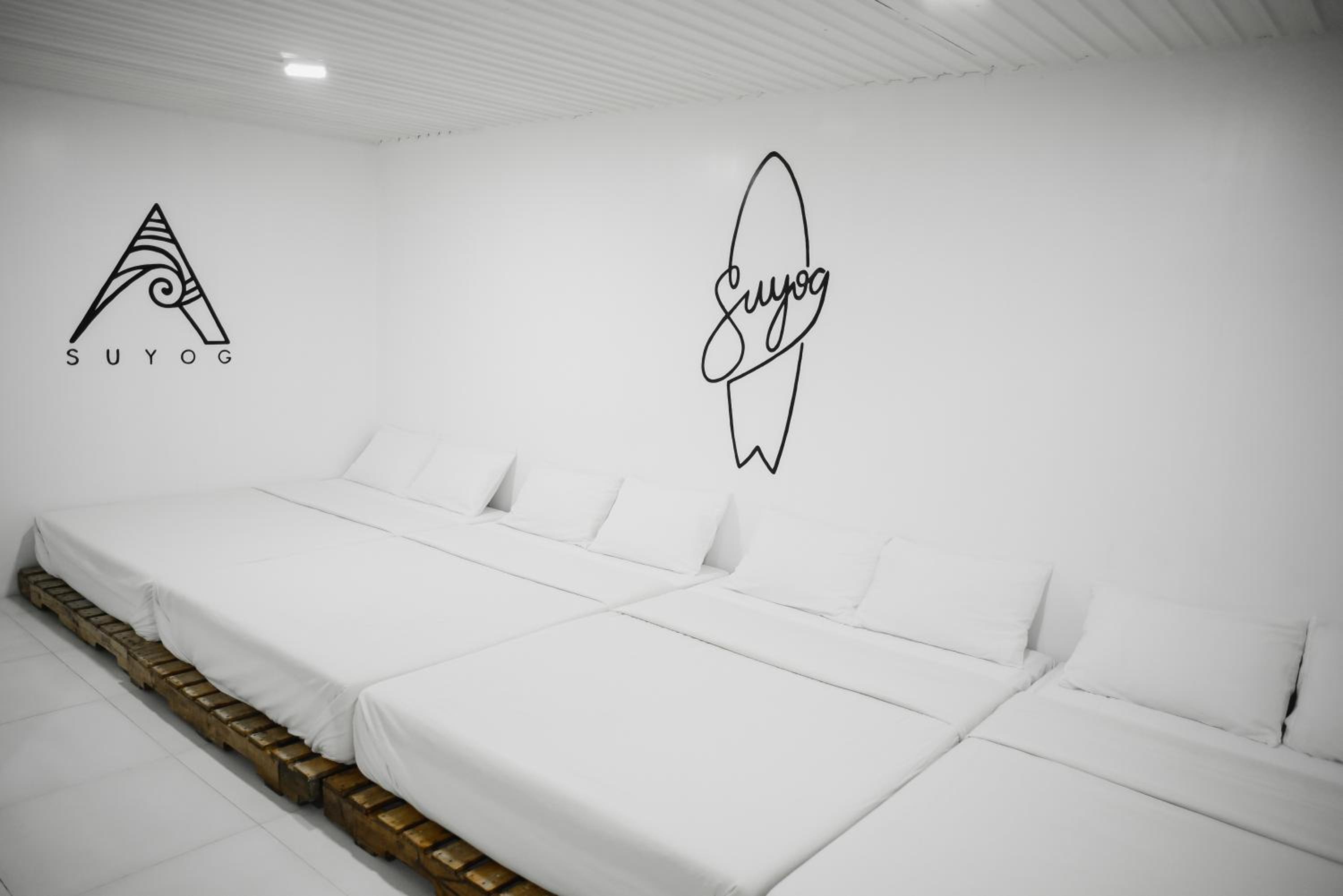 Family Room - Photo 2