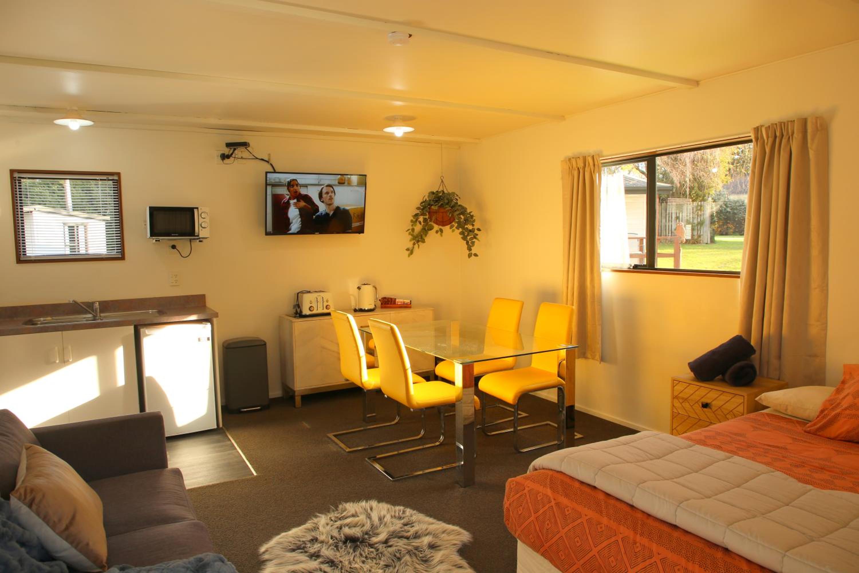 Deluxe Family Room photo 2