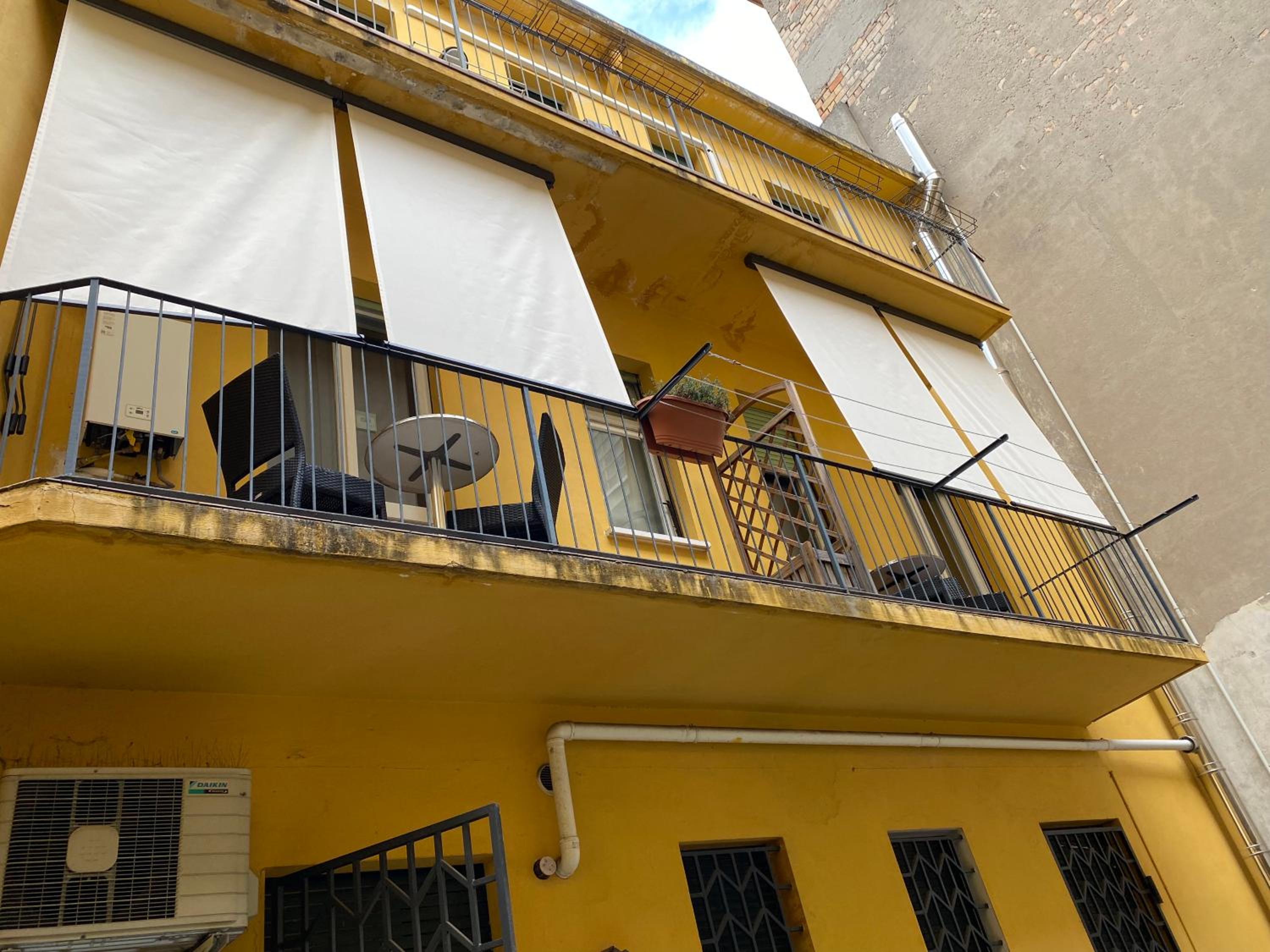 Double Room with Balcony - Photo 4