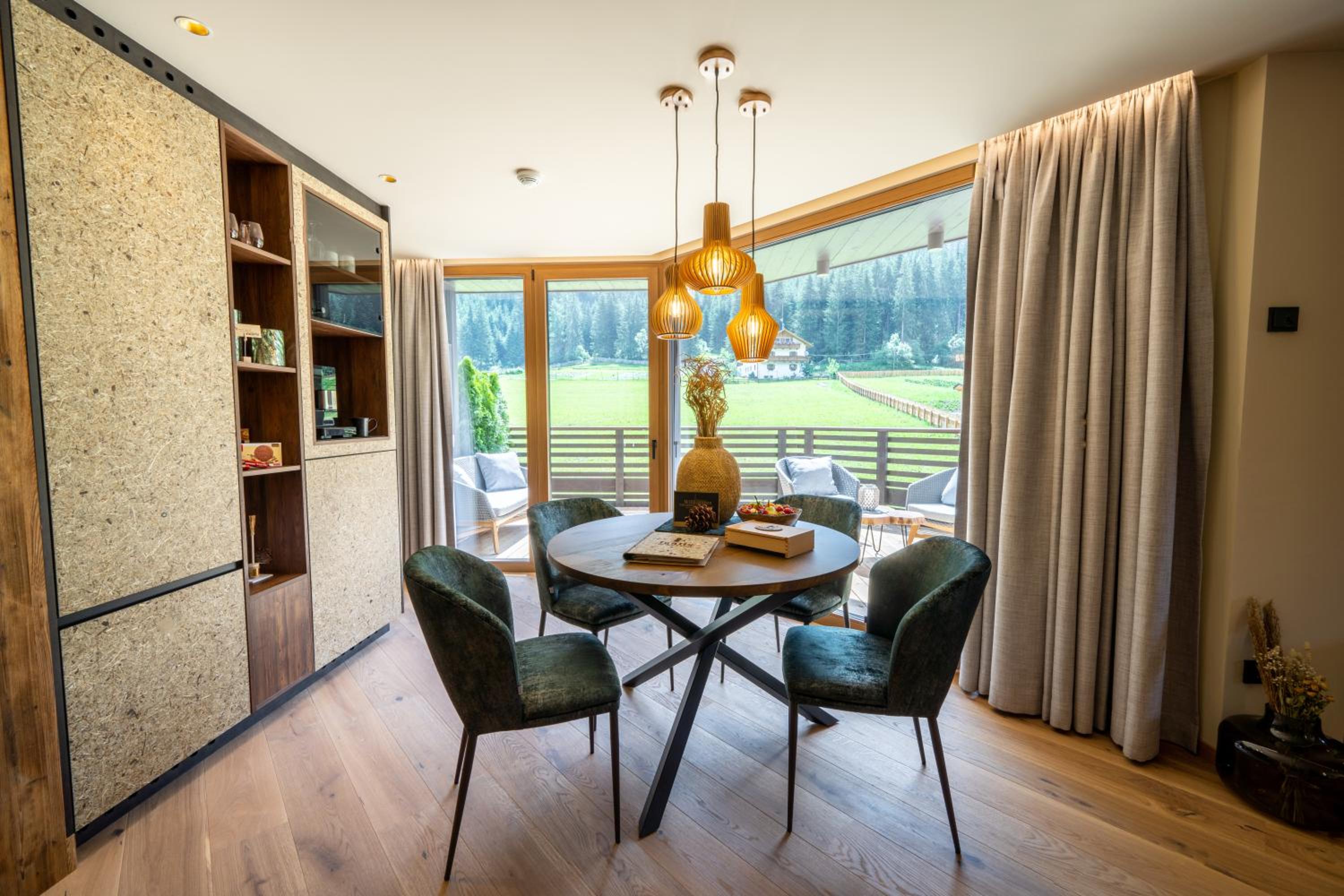 Suite with Mountain View photo 2
