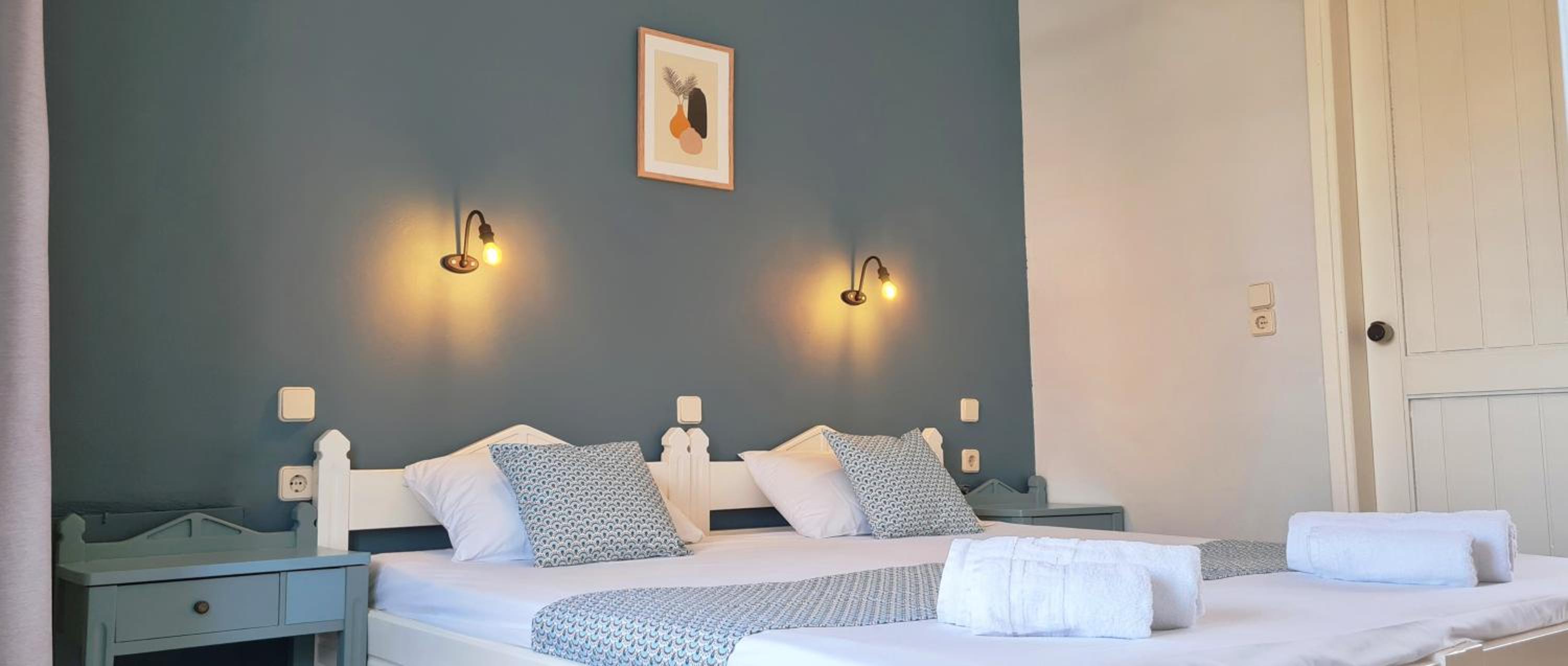 Triple Room with Pool View photo 3