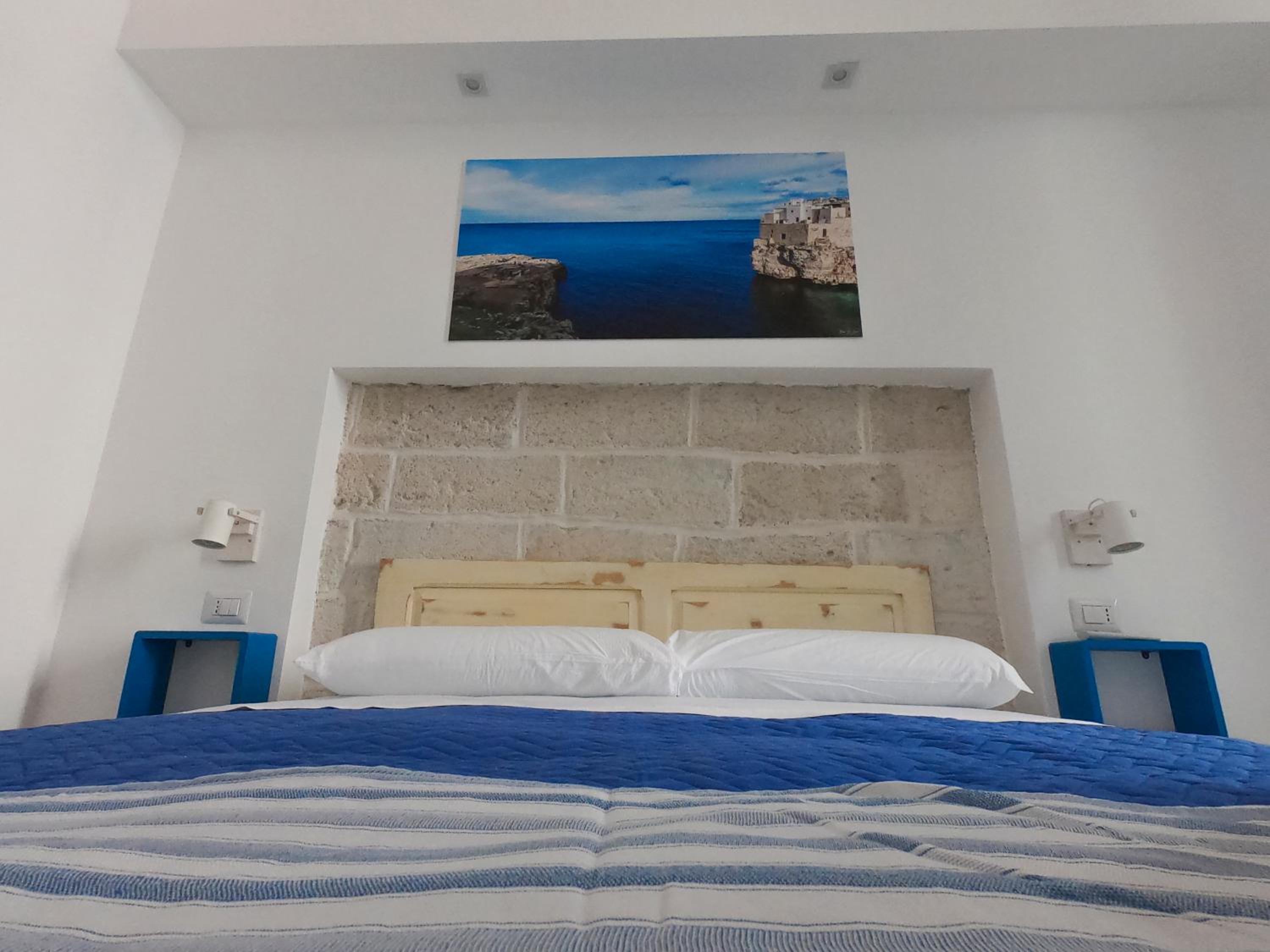 Double Room with Balcony - Photo 13