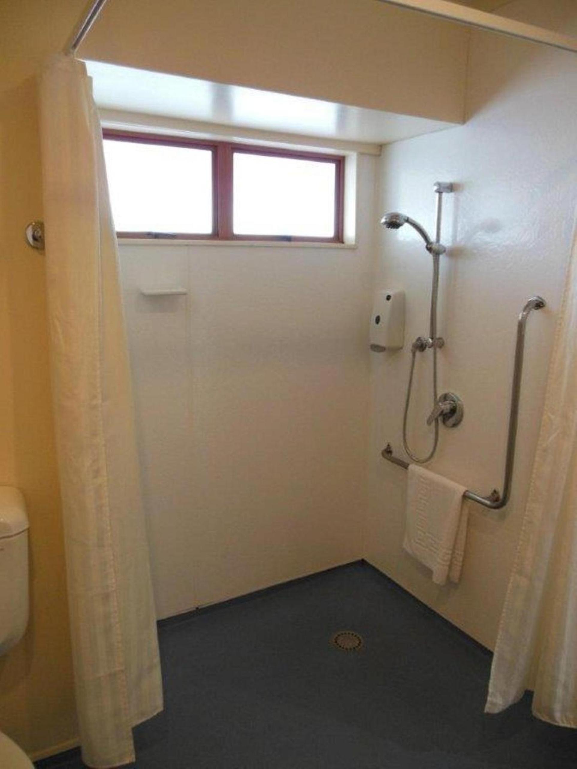 Double or Twin Room - Disability Access photo 3