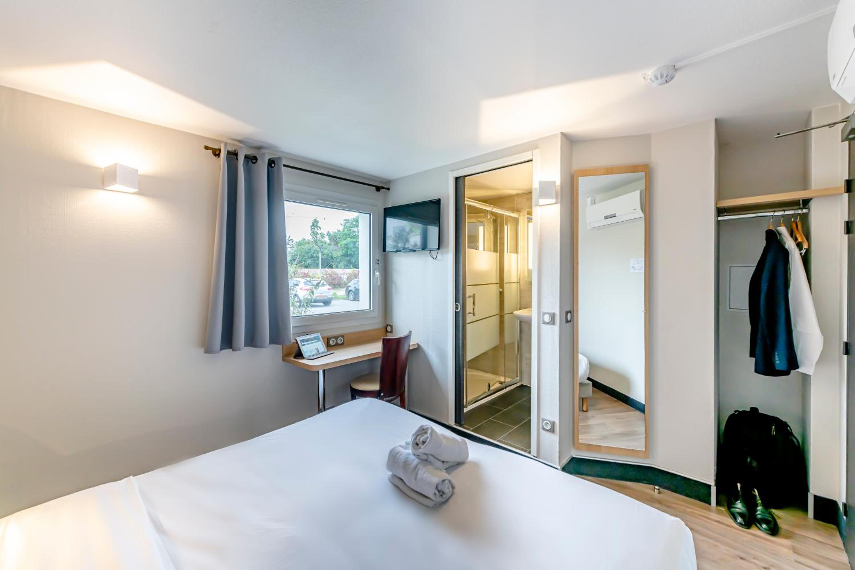 Double Room - Photo 3