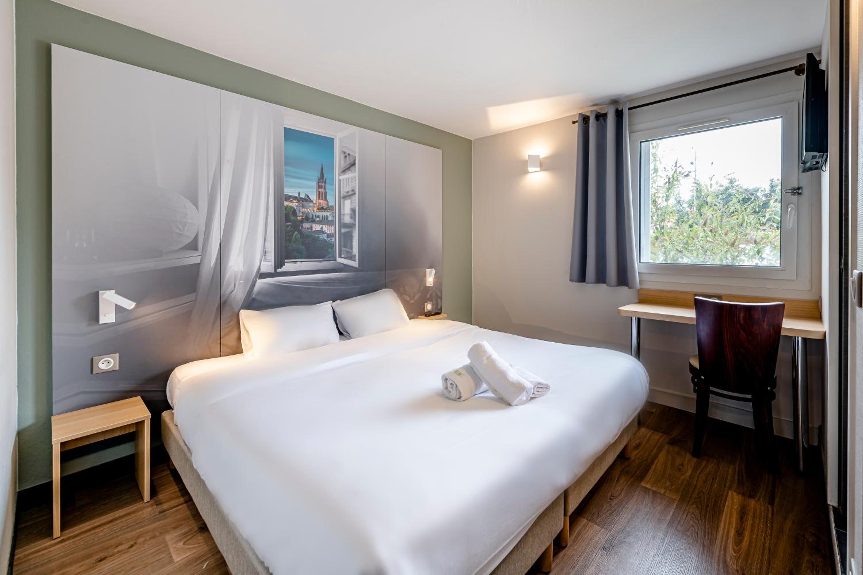 Double Room - Photo 7