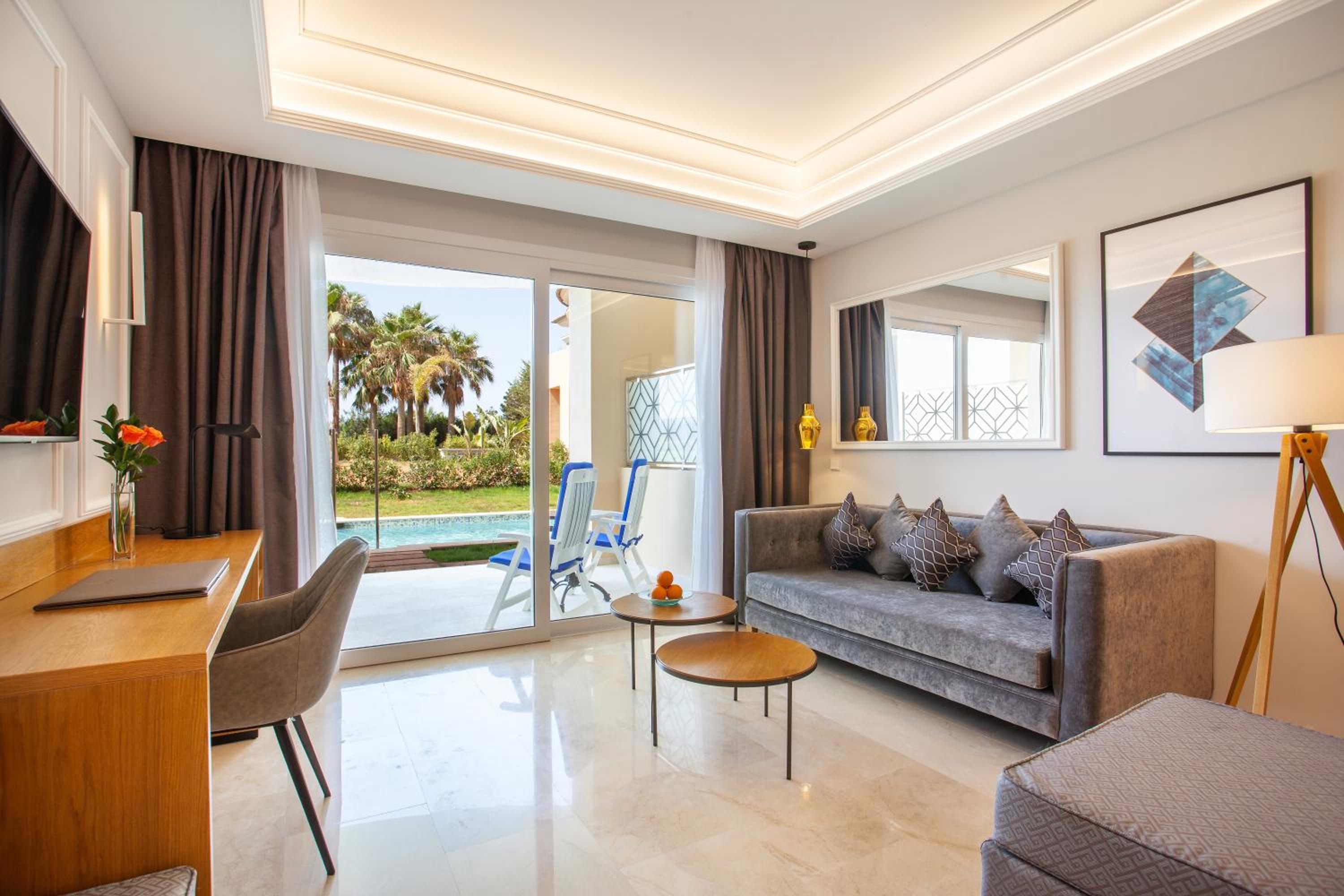 Suite Junior con acceso directo a la piscina (2 adultos)